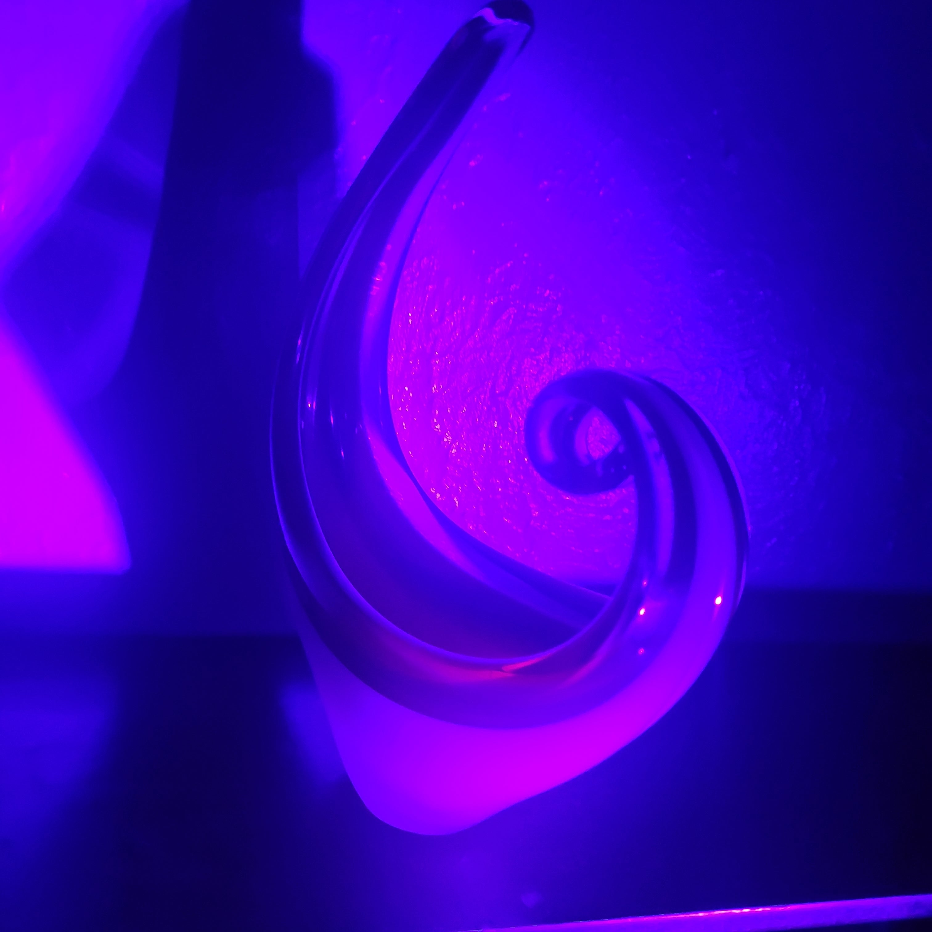 MCM Viartec THF Spanish art glass free form sculpture. Hand-blown. Hot Pink 🔥1960s Glows in UV light