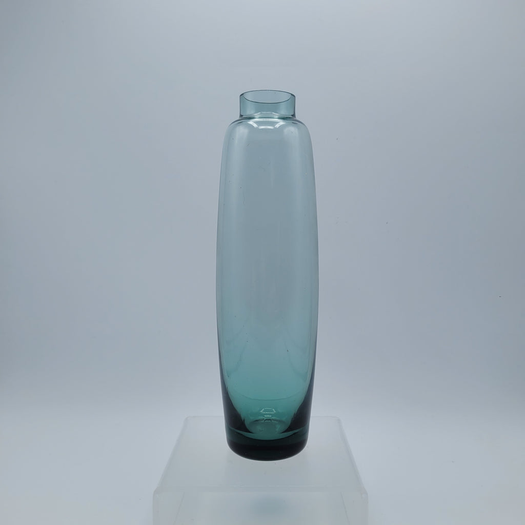 Pair of Scandinavian Modernist Glass Vases – Amber & Teal, 1960s–70s...so stylish 😎