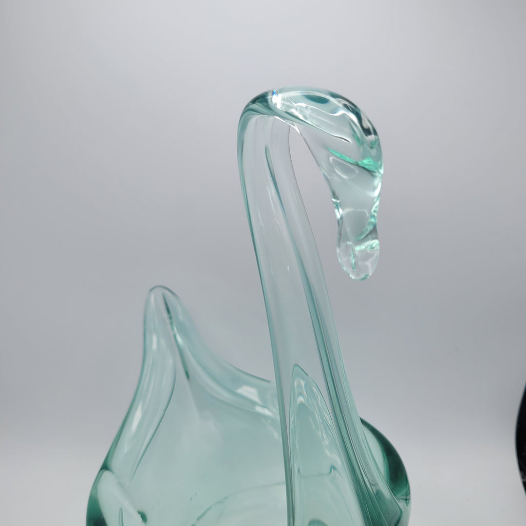 Mid-Century Hand-Blown Green Glass Swan Vase – Applied Base, Czechoslovakia (c. 1960s)🦢🦢🦢