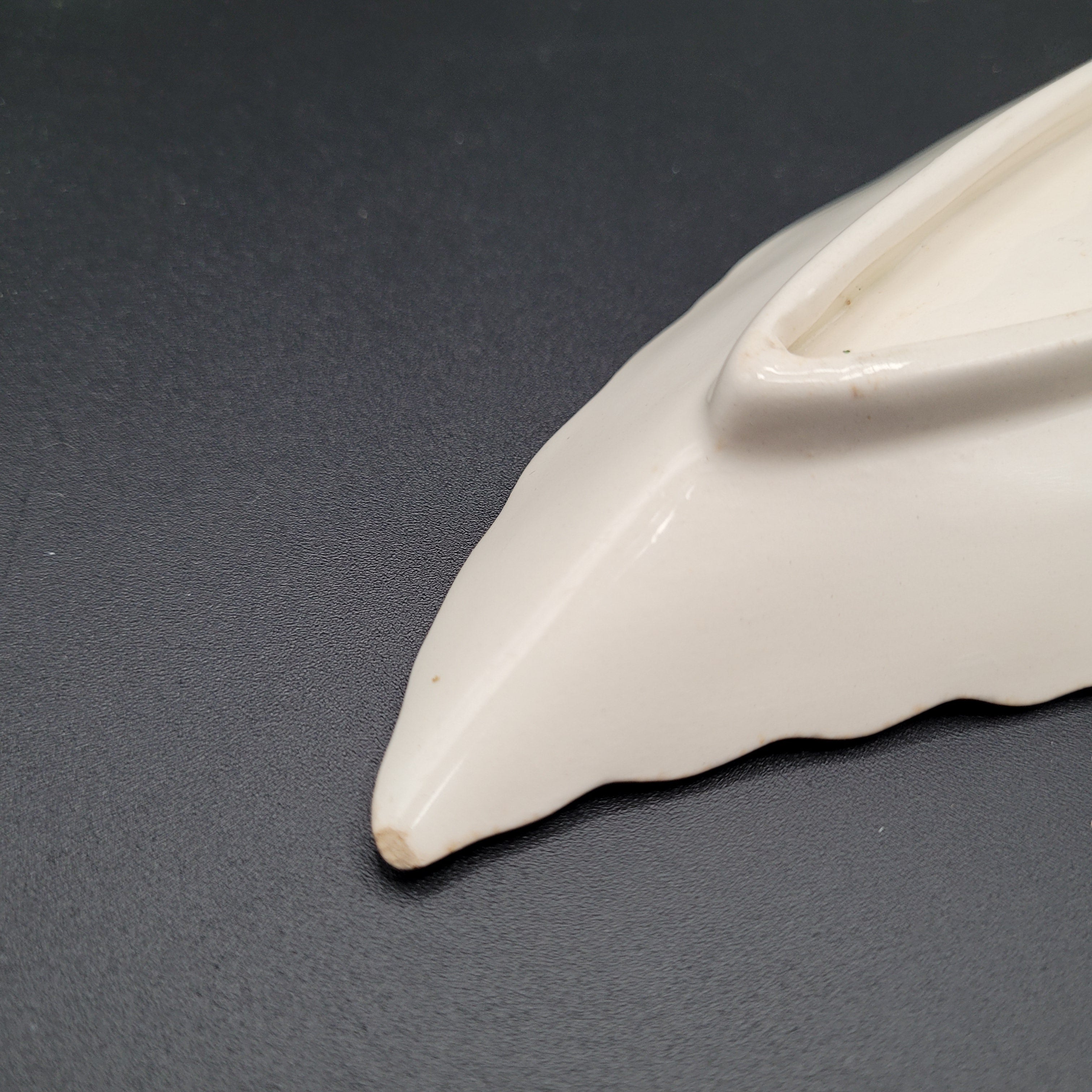 🍃 Mid-Century Green Leaf Console Dishc.1950s–60s Continental German / Austrian