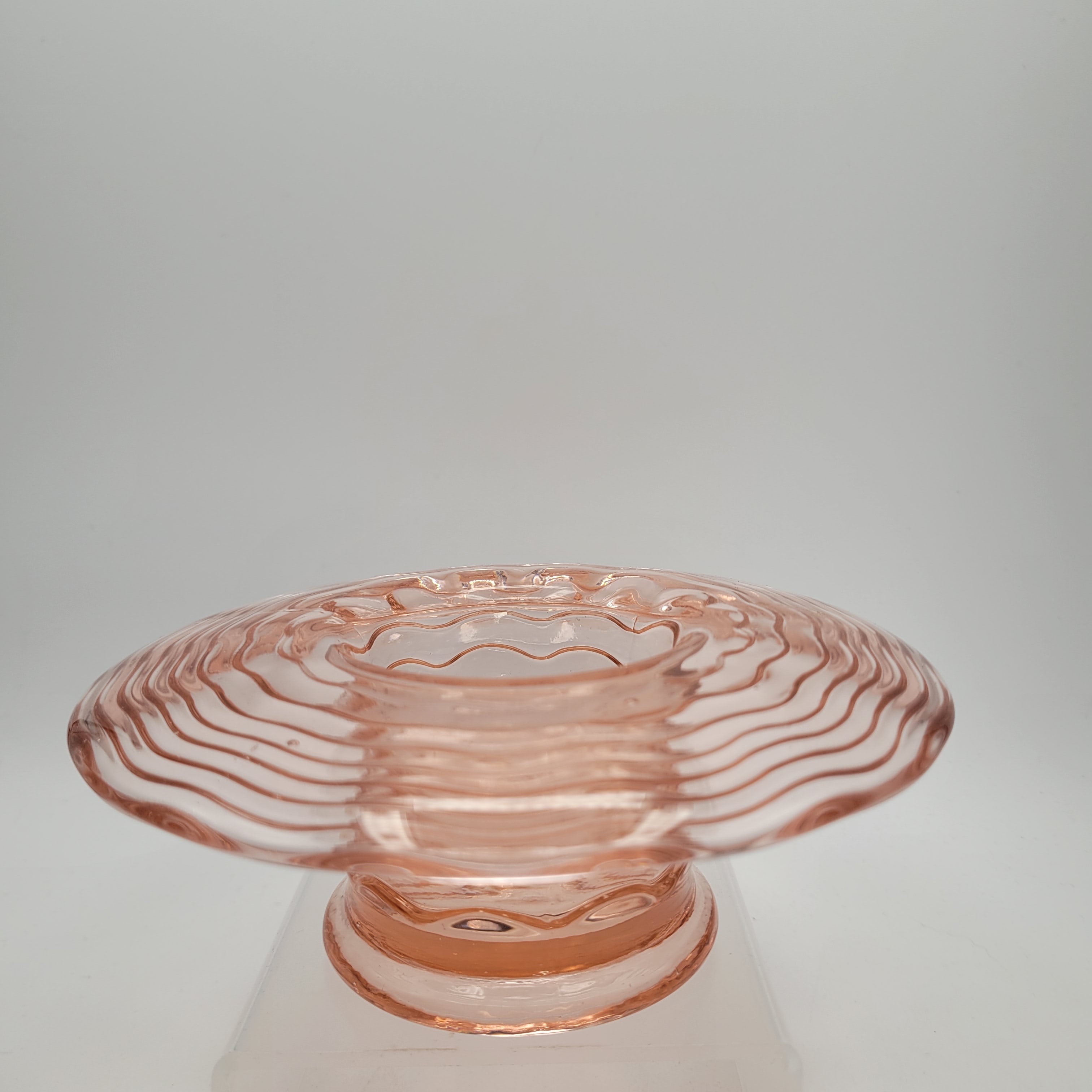 Optic-Ribbed Rose-Pink Bowl — Strongly Reminiscent of Ekenäs Glasbruk, Sweden,       c.1955–65