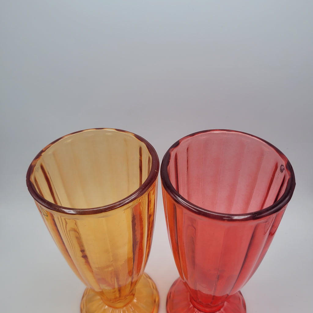A Set of 4 Vintage Flash-Coloured Sundae Dishes (1950s–1970s)🍧🍨🧁🍦