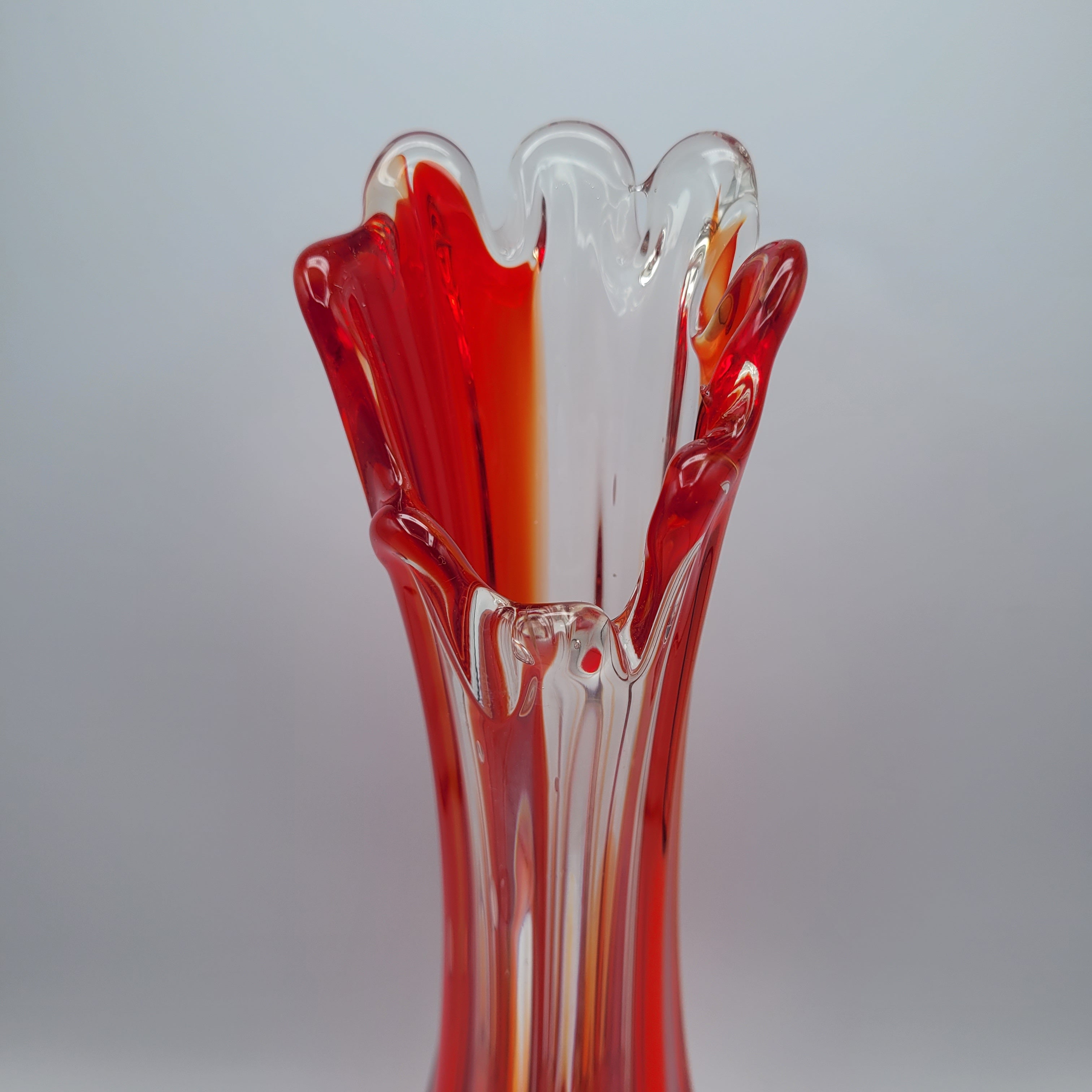 Italian art glass in the Murano Tradition. Sommerso & Rigadin Swung Vase. 1960s Mid Century Modern. Superb 👌