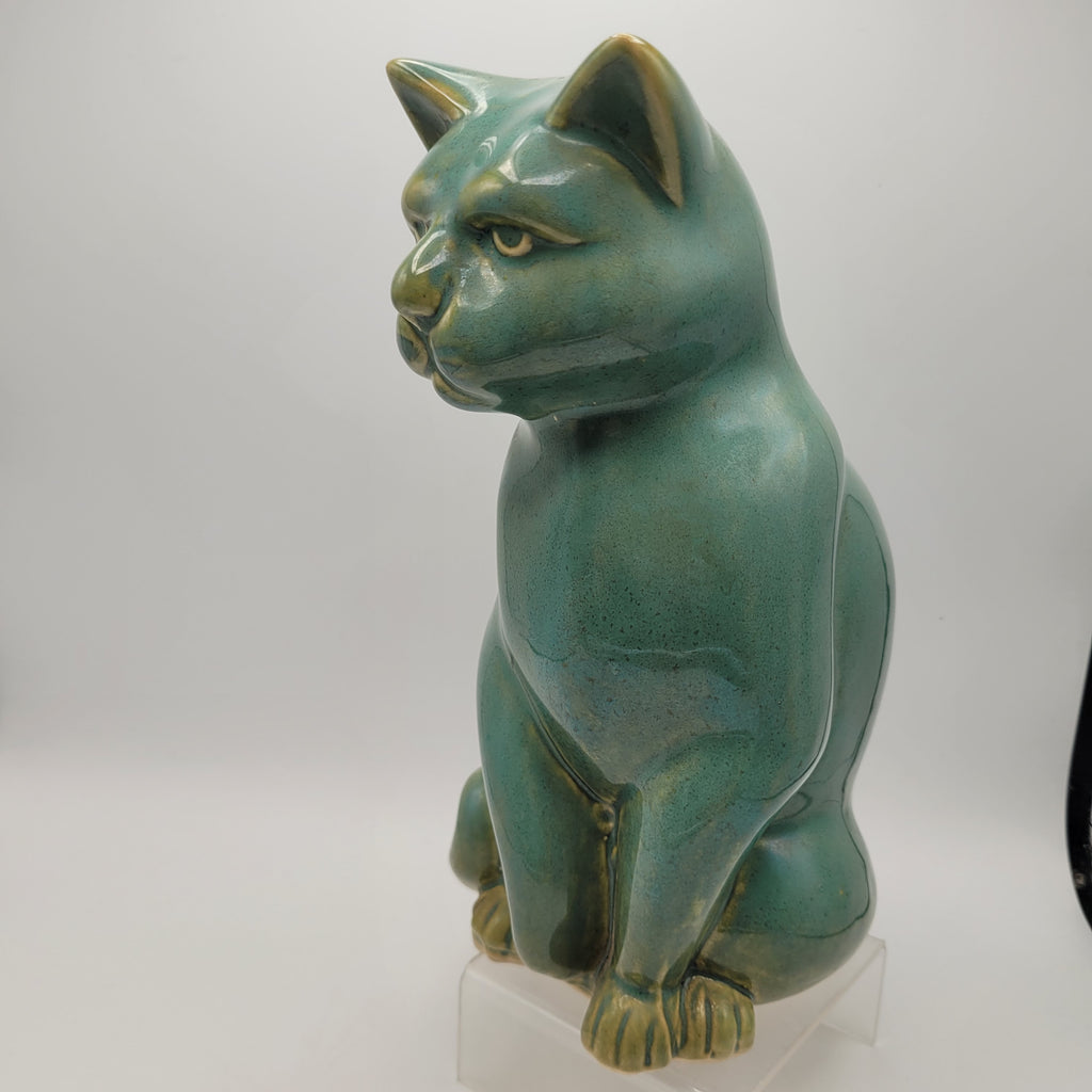 🐾 “The Cat With Opinions” — Mid-Century Ceramic Sculpture