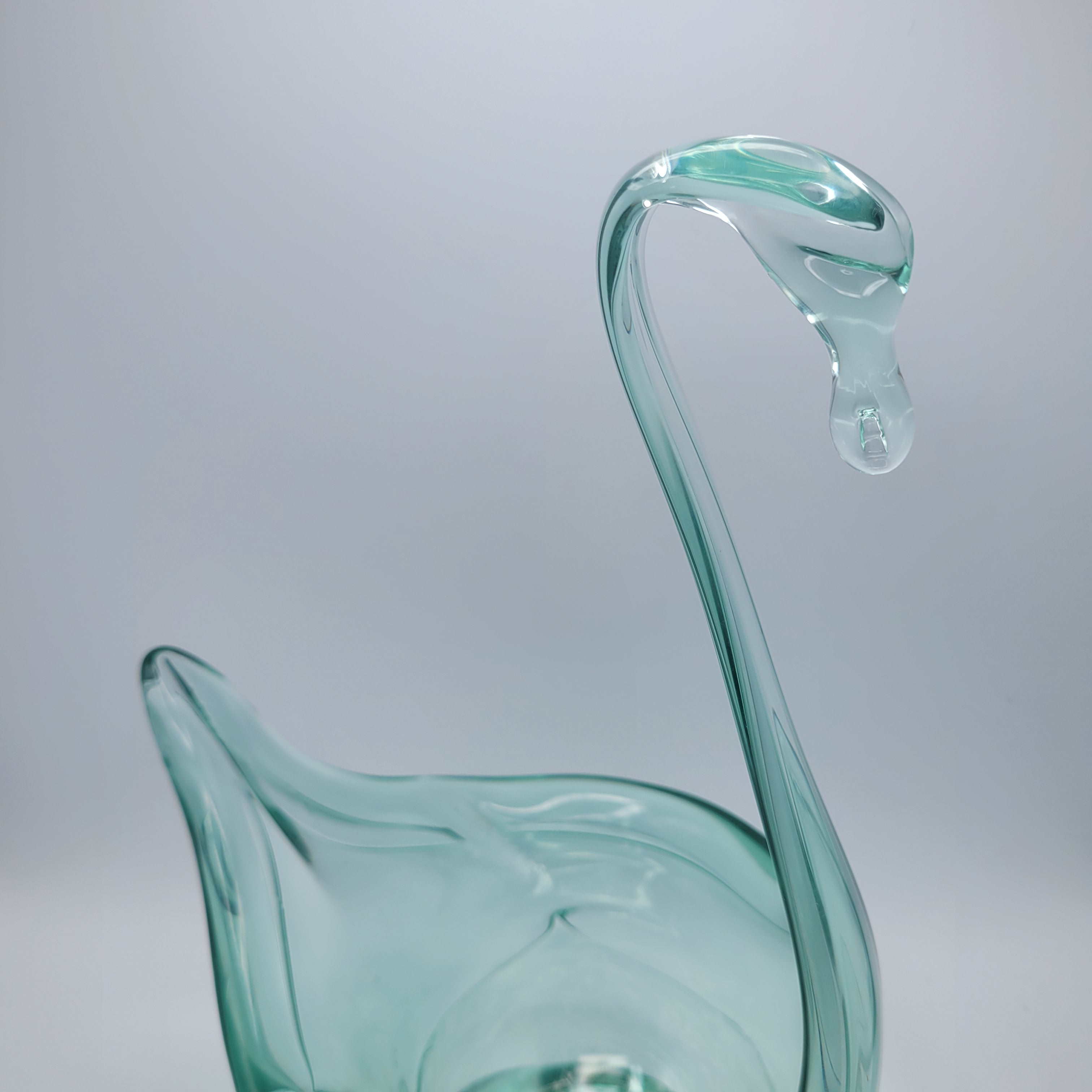 Mid-Century Hand-Blown Green Glass Swan Vase – Applied Base, Czechoslovakia (c. 1960s)🦢🦢🦢