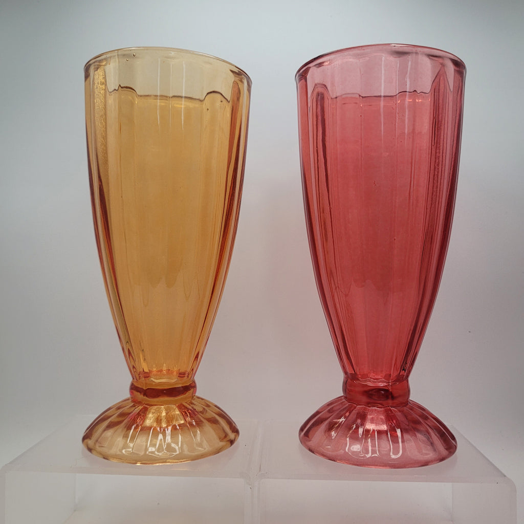 A Set of 4 Vintage Flash-Coloured Sundae Dishes (1950s–1970s)🍧🍨🧁🍦