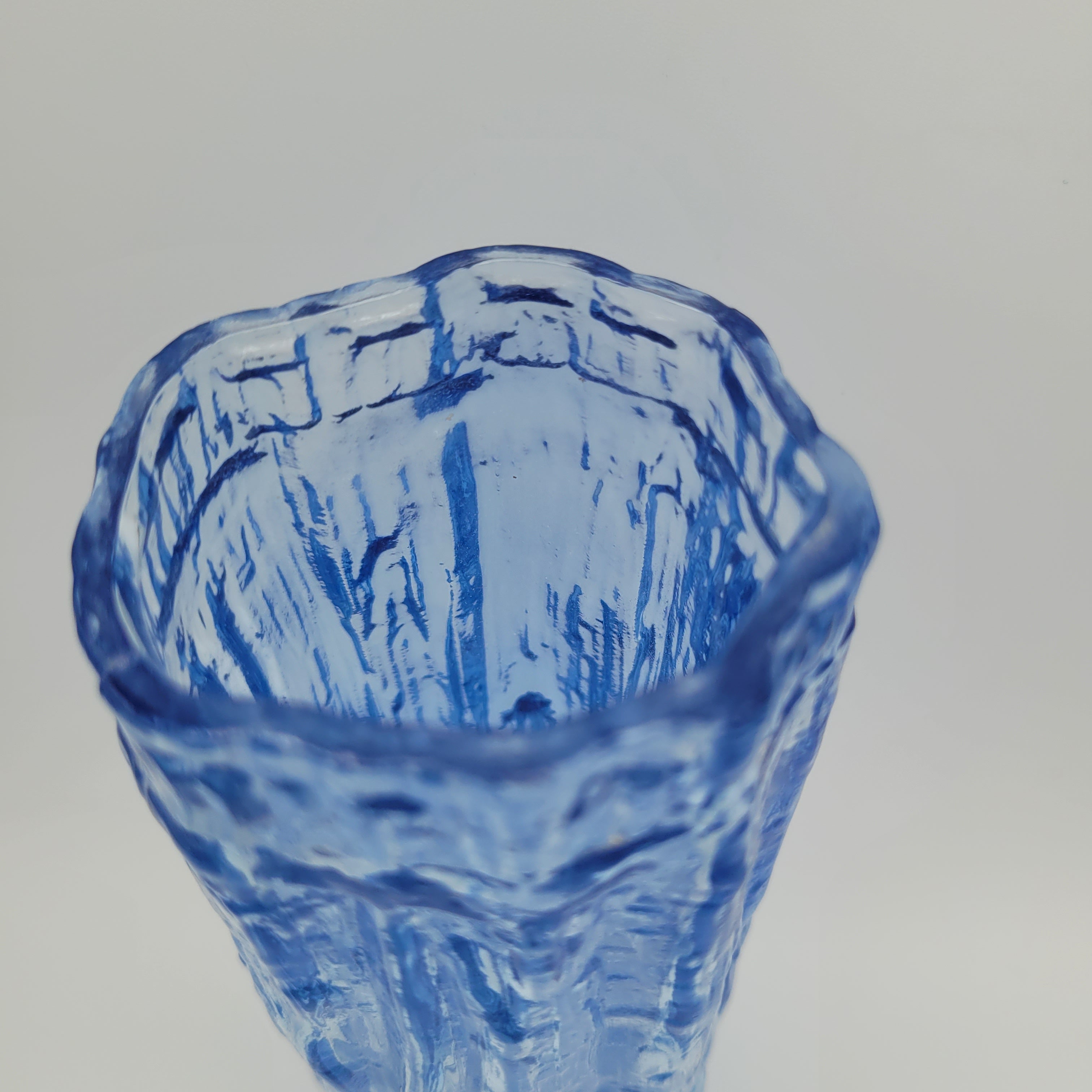 Ravenhead "Bark Effect" ice blue vase. Brrr