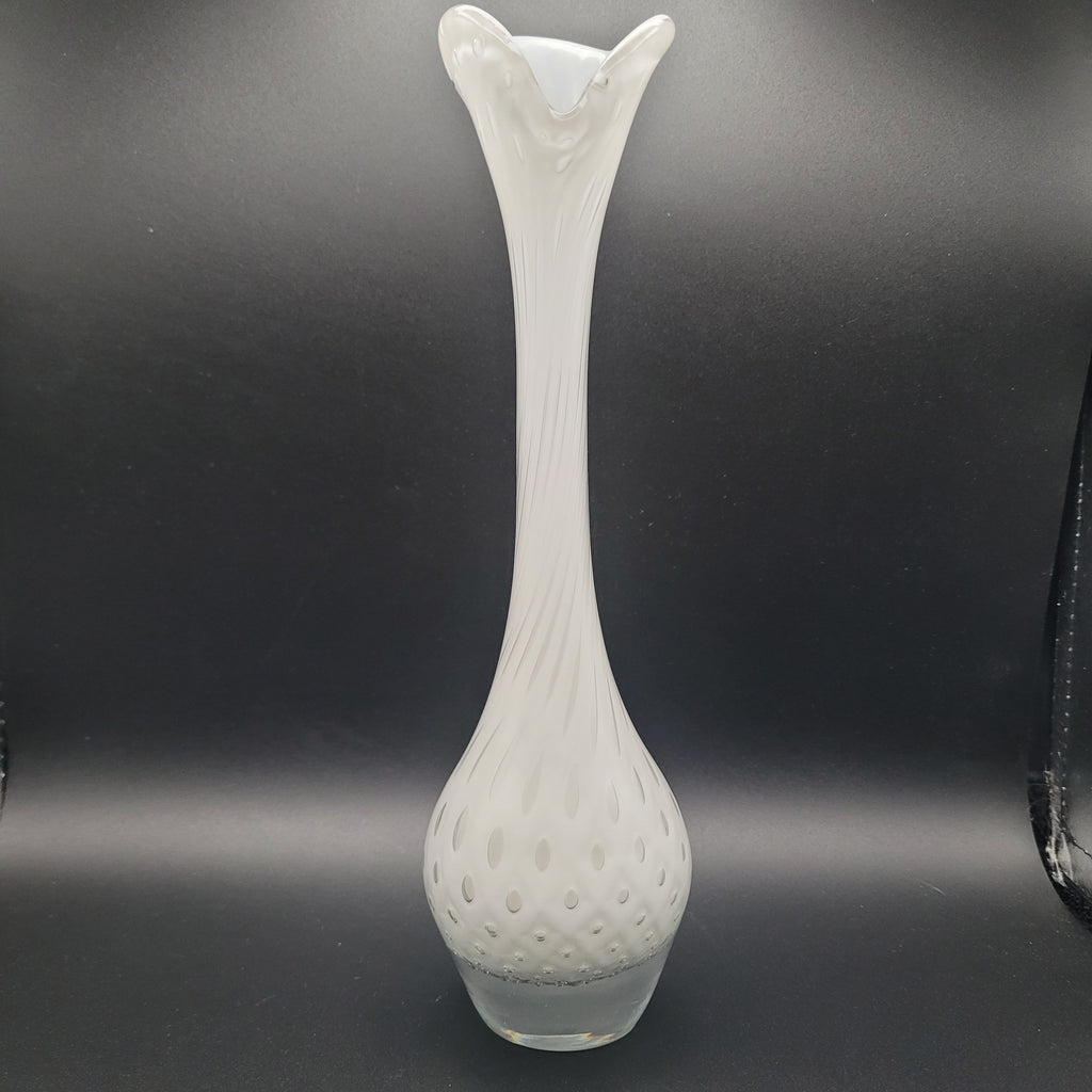 Mid-Century Swedish Controlled Bubble Vase – Åseda Glass, White Cased Sommerso Form, c.1960s..🇸🇪