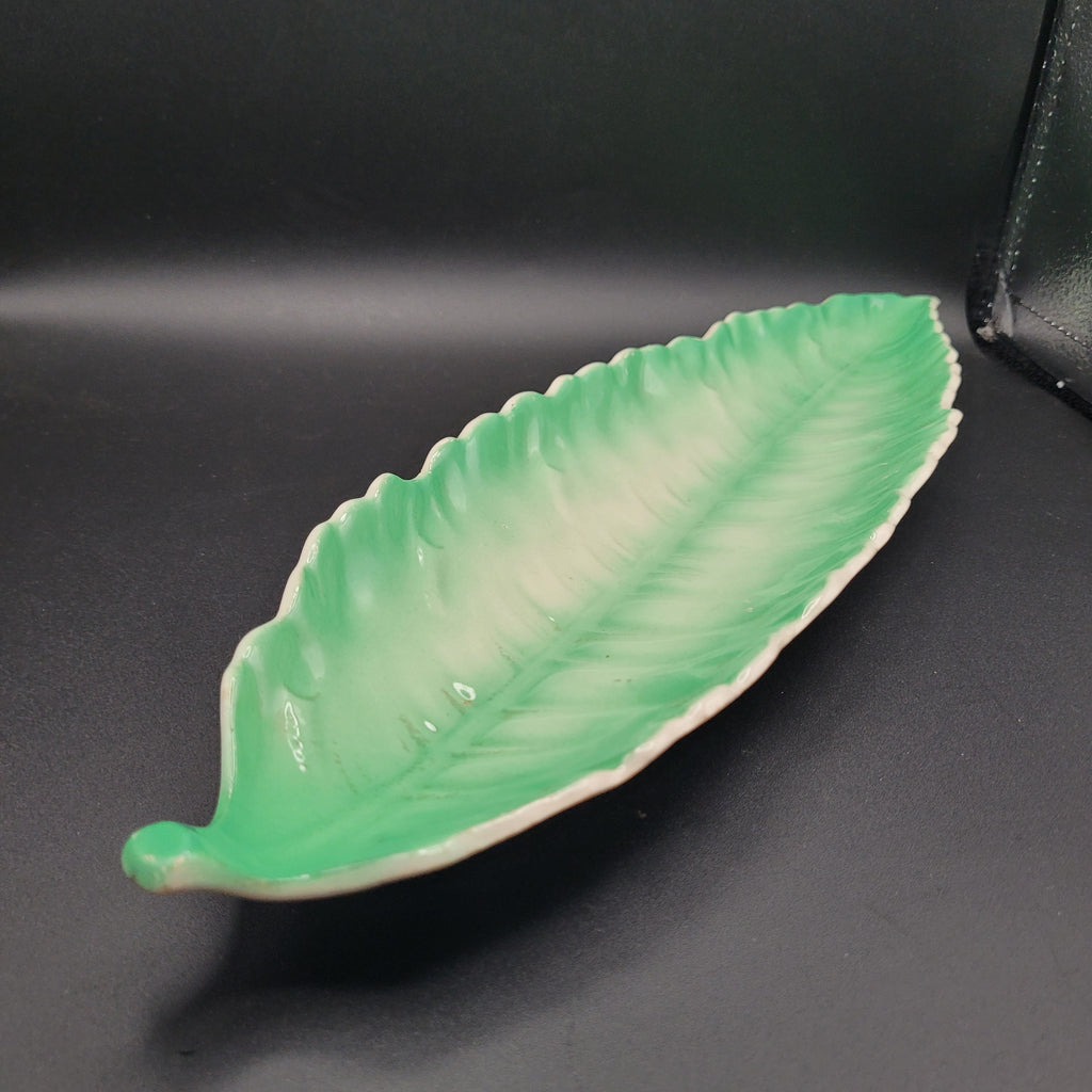 🍃 Mid-Century Green Leaf Console Dishc.1950s–60s Continental German / Austrian