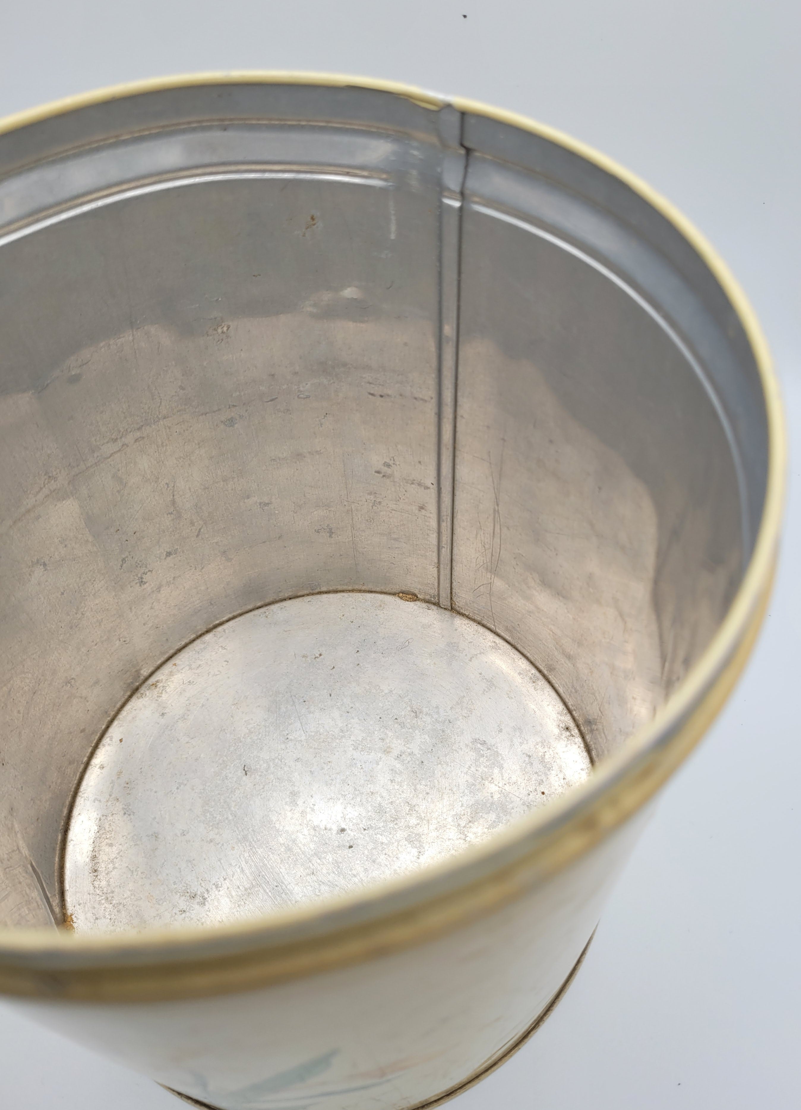 Worcester ware "Daffodils" tinplate flour cannister 1950s