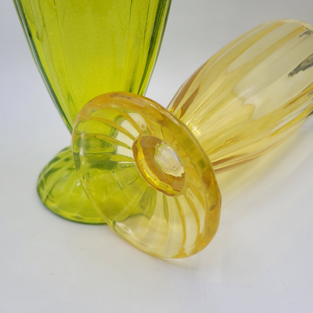 A Set of 4 Vintage Flash-Coloured Sundae Dishes (1950s–1970s)🍧🍨🧁🍦