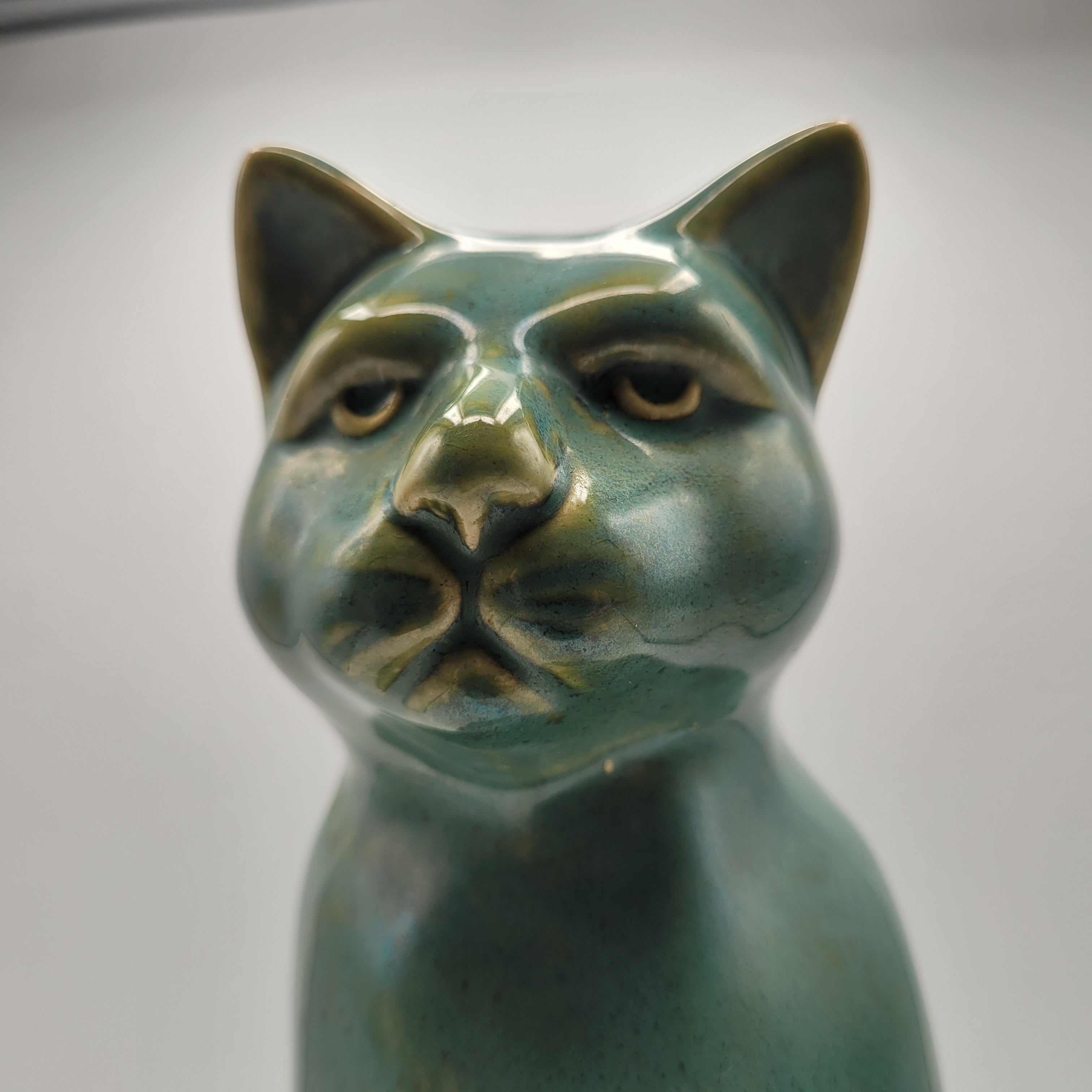 🐾 “The Cat With Opinions” — Mid-Century Ceramic Sculpture