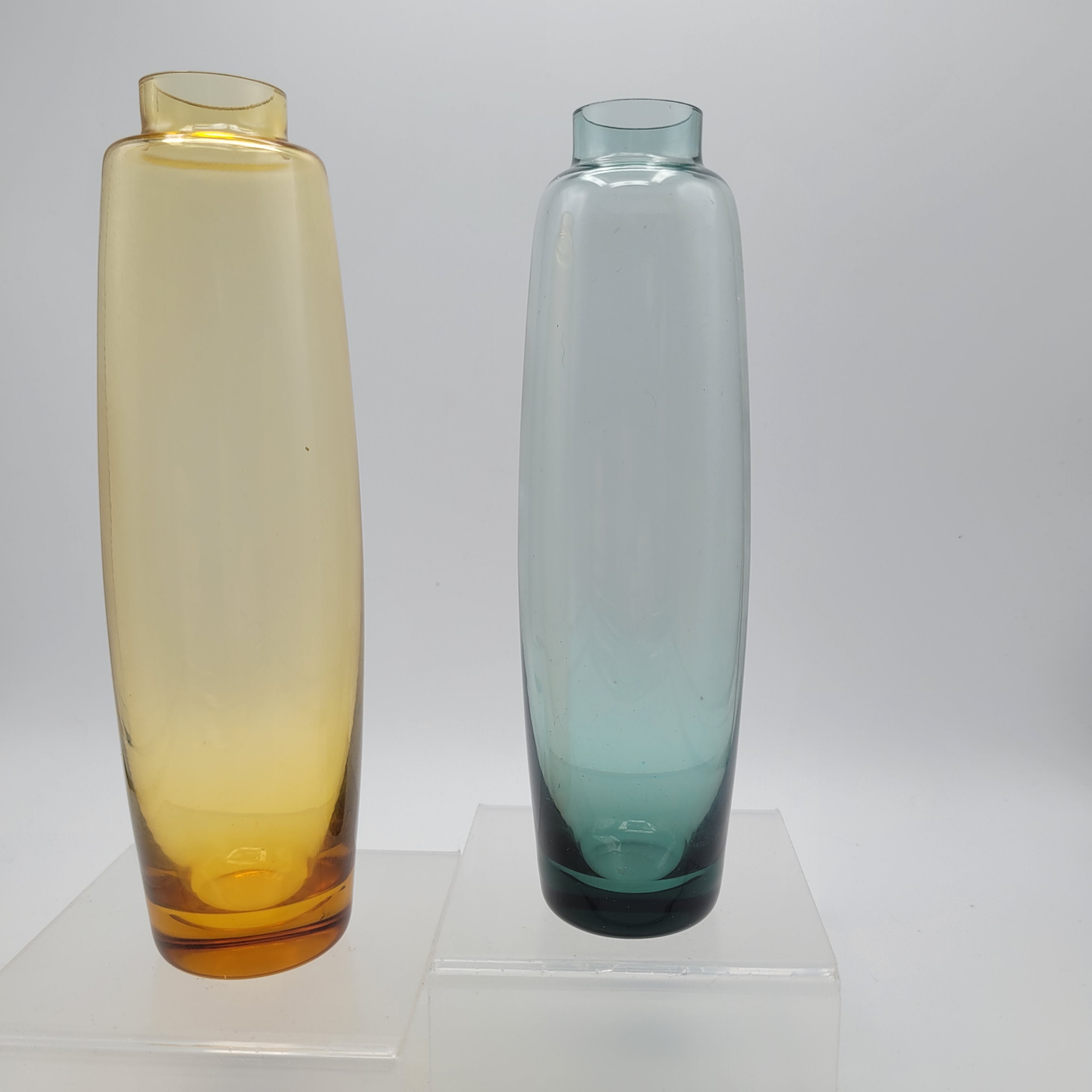 Pair of Scandinavian Modernist Glass Vases – Amber & Teal, 1960s–70s...so stylish 😎