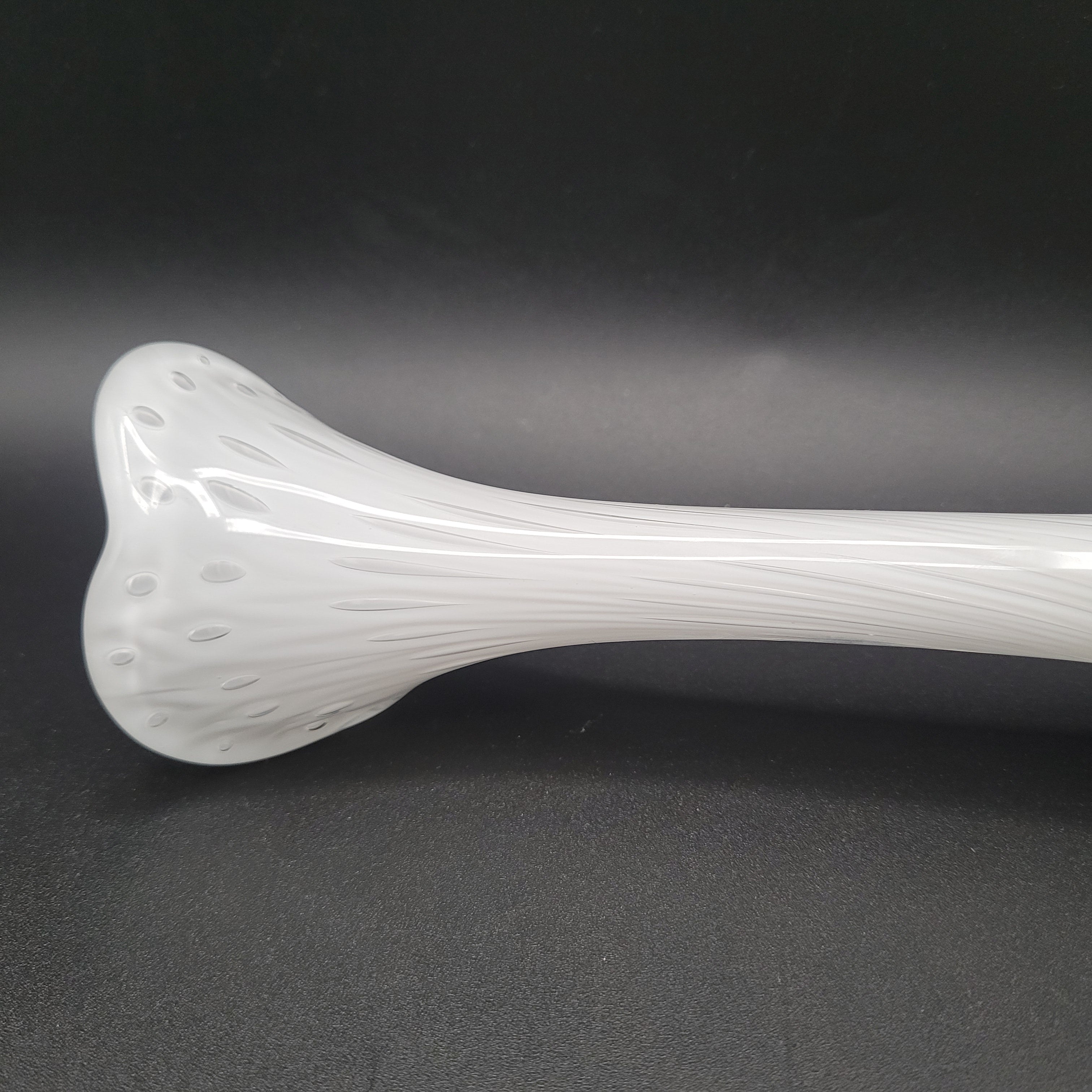 Mid-Century Swedish Controlled Bubble Vase – Åseda Glass, White Cased Sommerso Form, c.1960s..🇸🇪