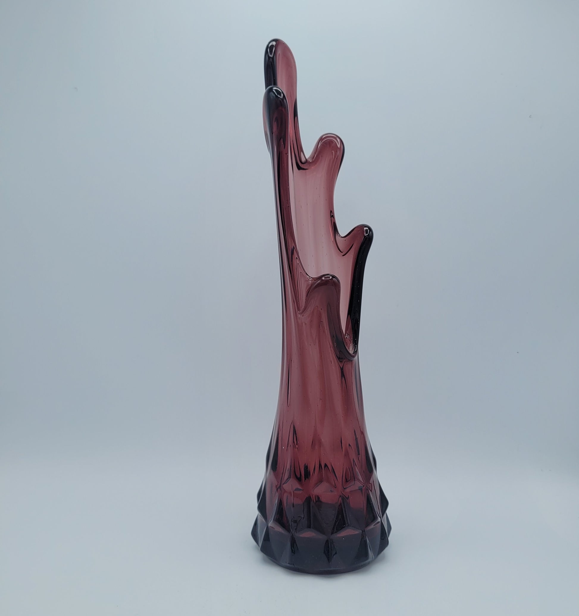 L E Smith Glass Company attributed Swung vase with pressed base MCM unmarked.