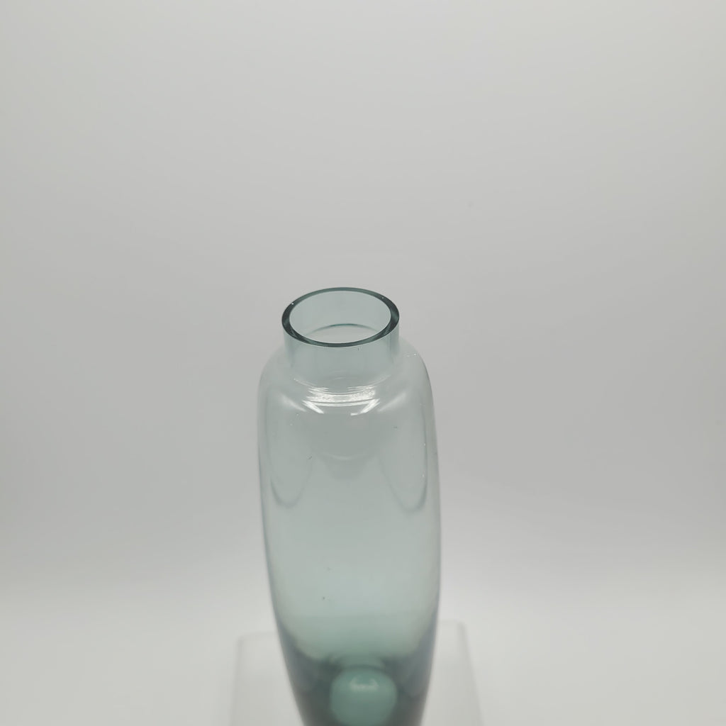 Pair of Scandinavian Modernist Glass Vases – Amber & Teal, 1960s–70s...so stylish 😎