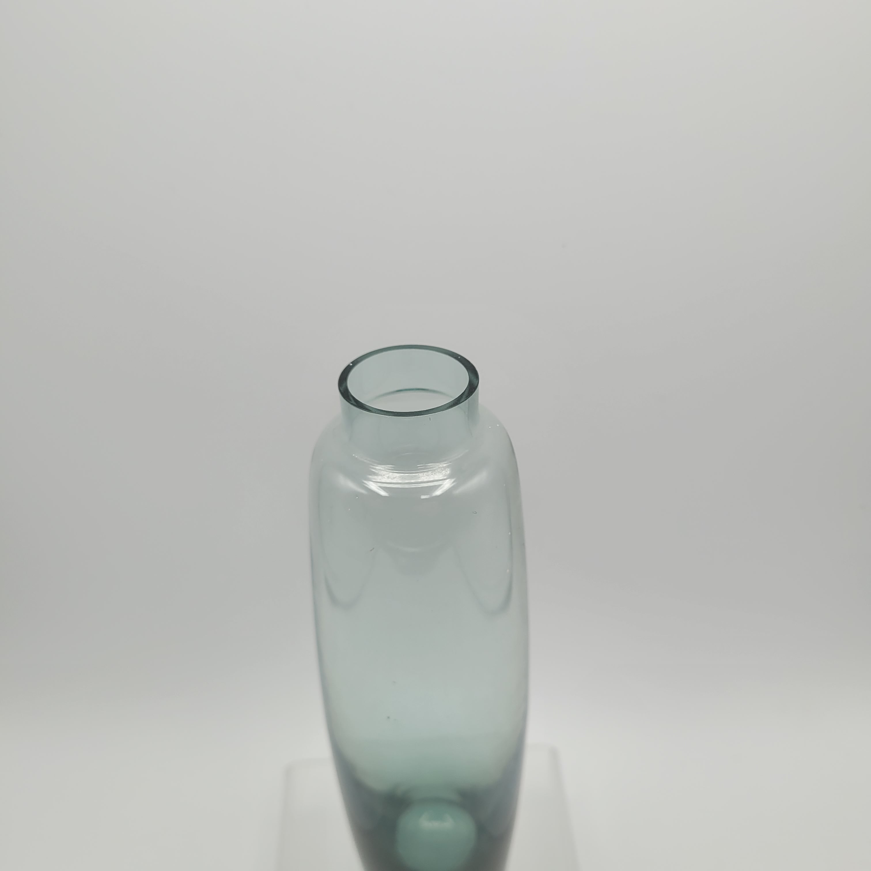 Pair of Scandinavian Modernist Glass Vases – Amber & Teal, 1960s–70s...so stylish 😎