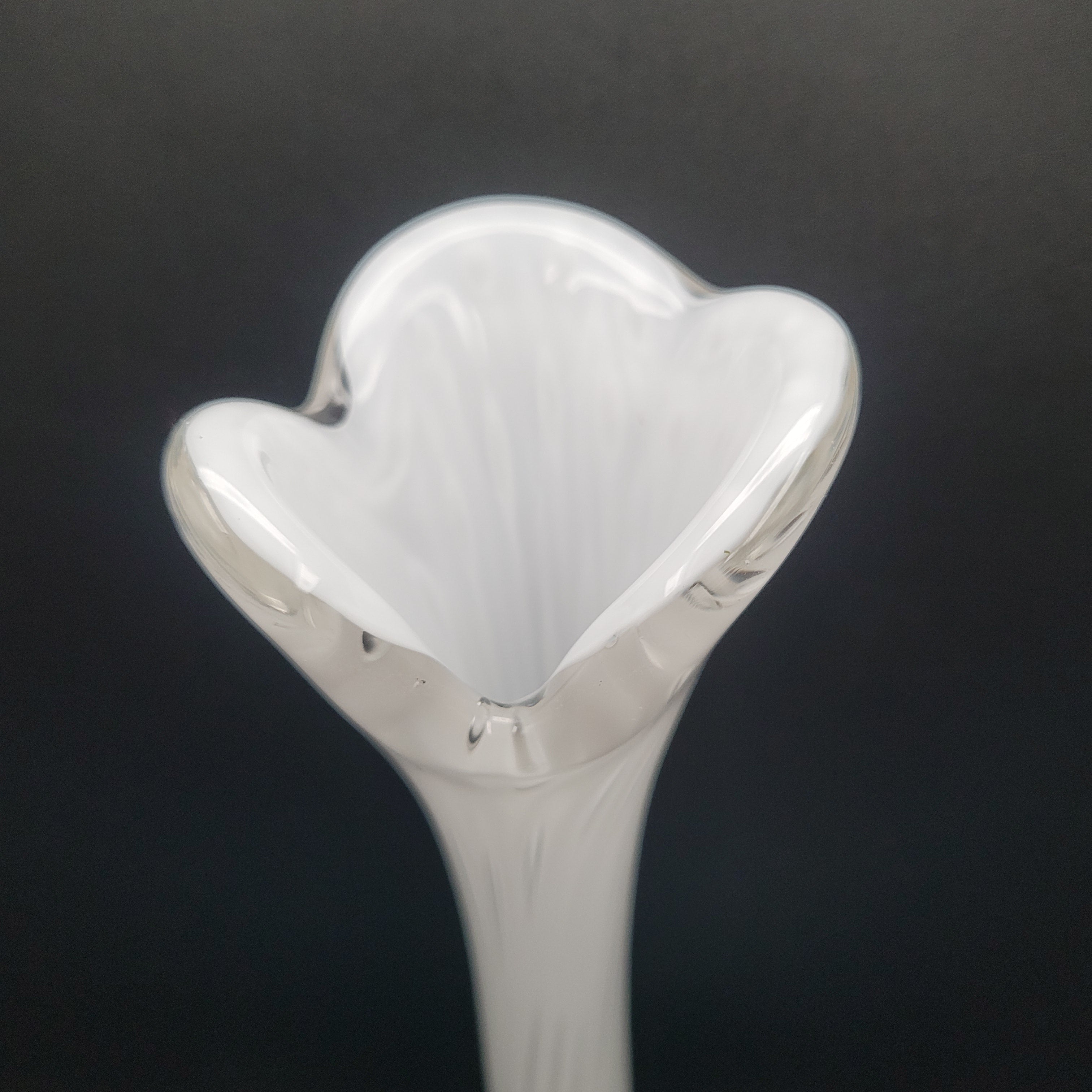 Mid-Century Swedish Controlled Bubble Vase – Åseda Glass, White Cased Sommerso Form, c.1960s..🇸🇪