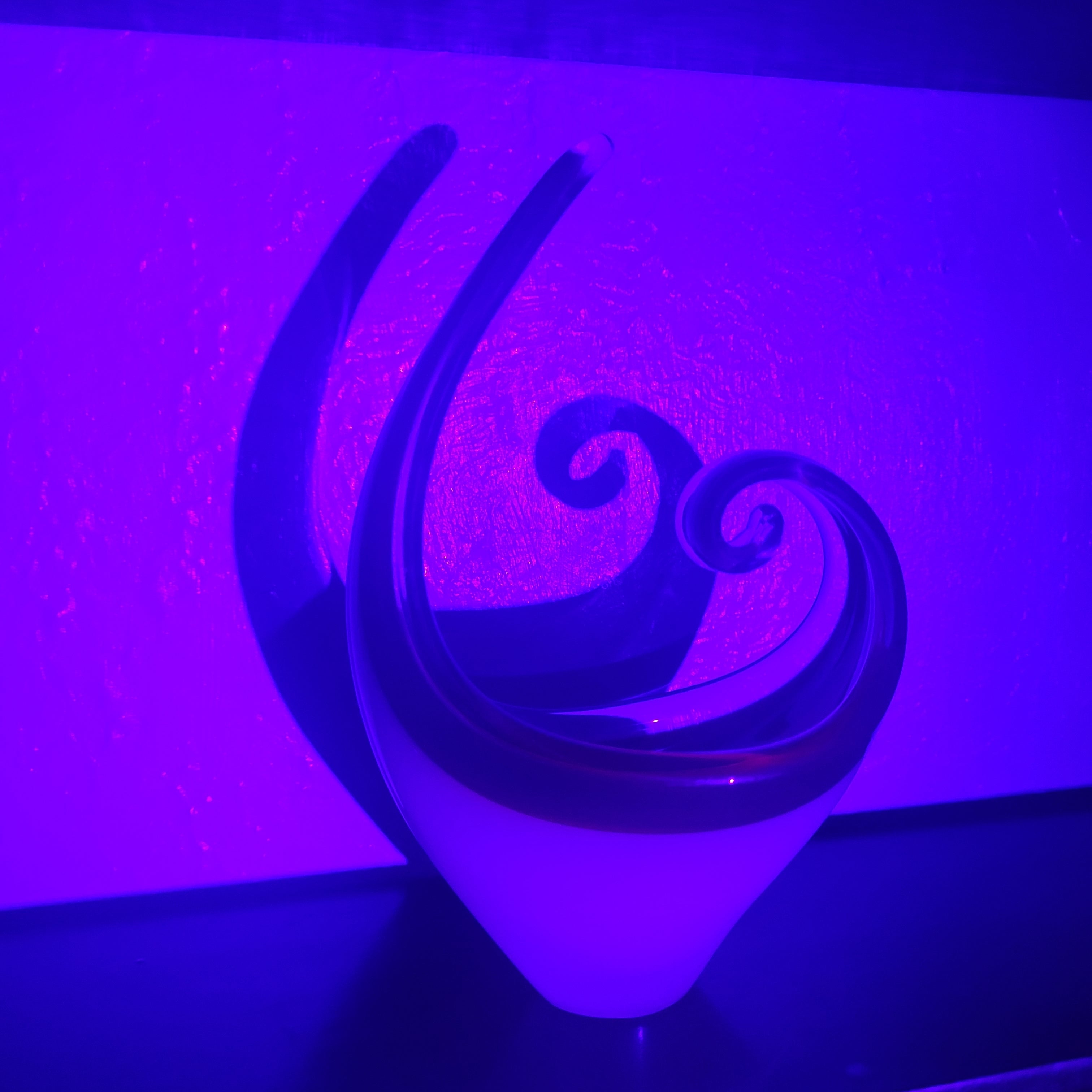 MCM Viartec THF Spanish art glass free form sculpture. Hand-blown. Hot Pink 🔥1960s Glows in UV light