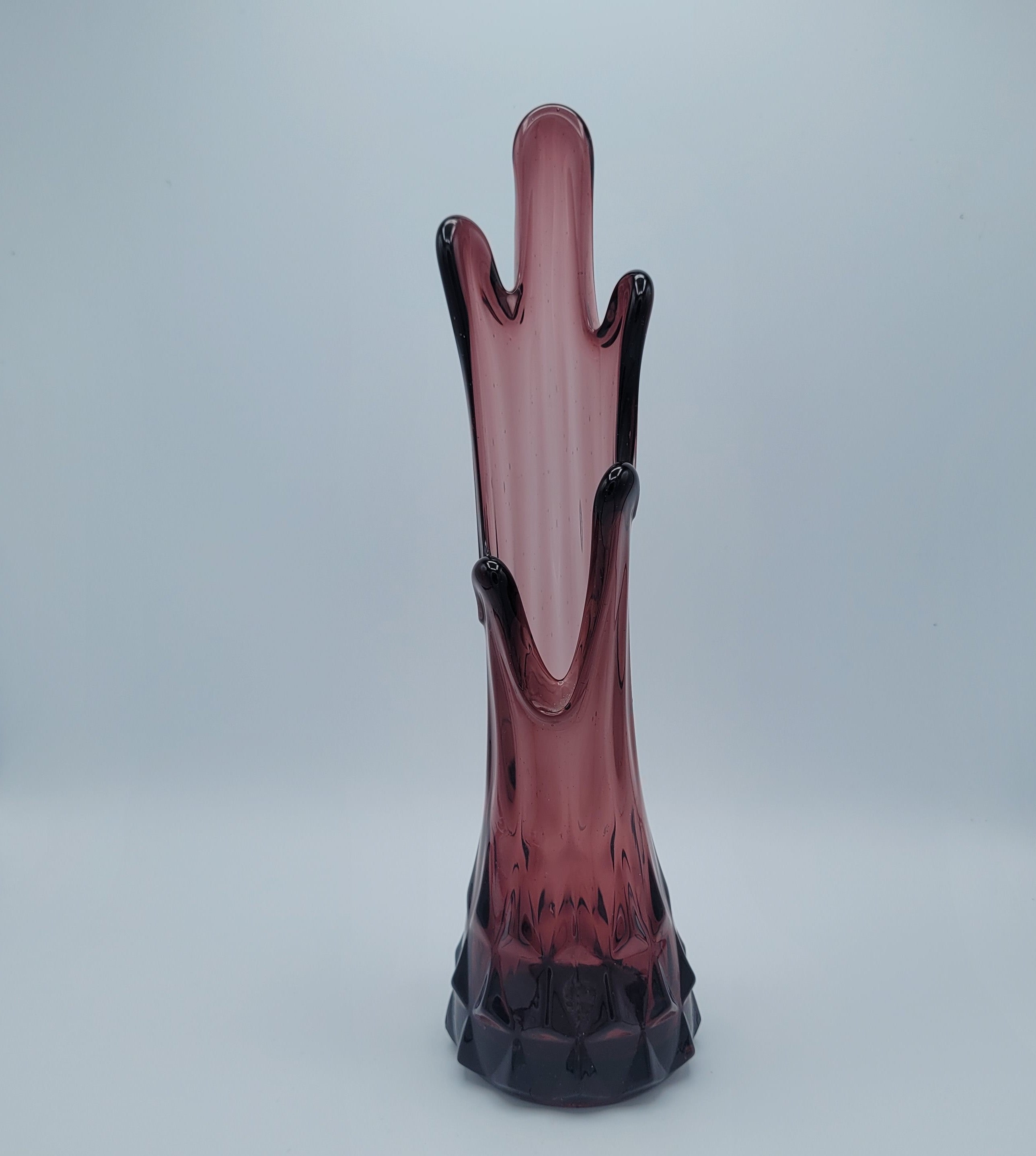 L E Smith Glass Company attributed Swung vase with pressed base MCM unmarked.