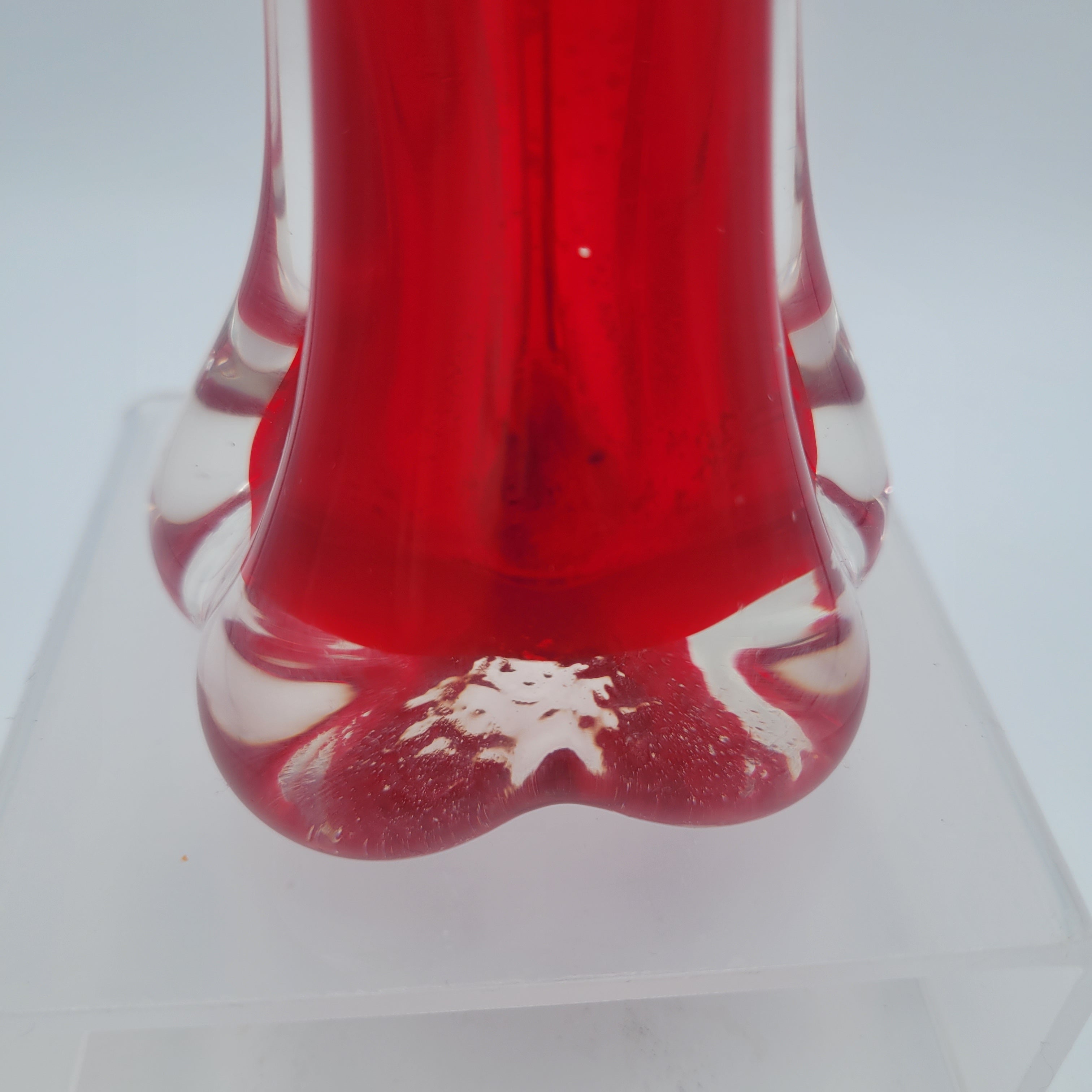 Tall Red Cased Glass Bud Vase — Mid-Century Modern Elegance (28 cm)