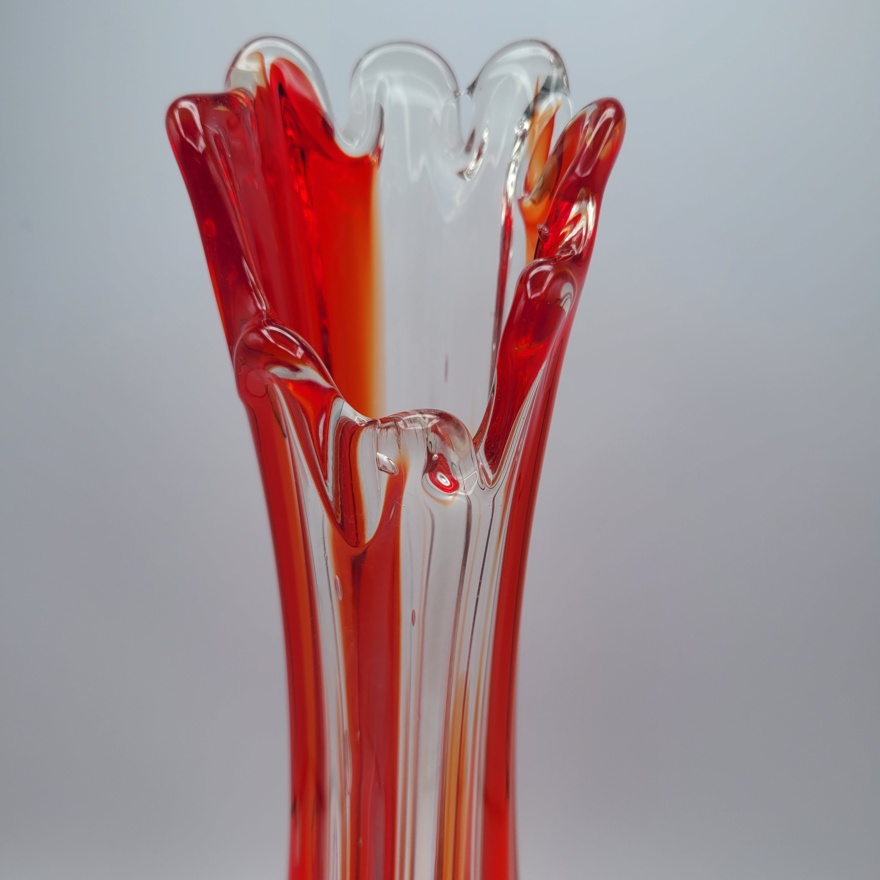 Italian art glass in the Murano Tradition. Sommerso & Rigadin Swung Vase. 1960s Mid Century Modern. Superb 👌