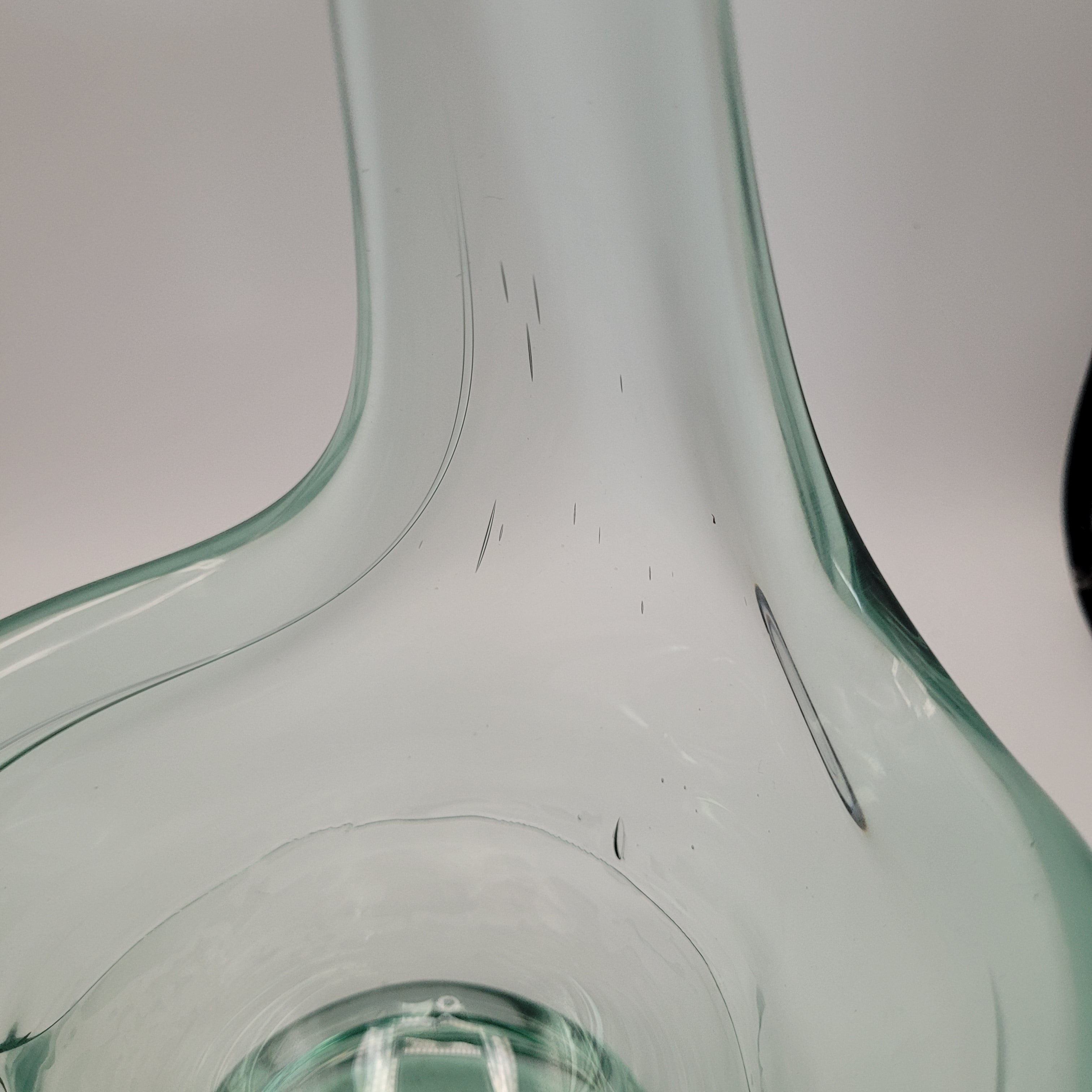 Mid-Century Hand-Blown Green Glass Swan Vase – Applied Base, Czechoslovakia (c. 1960s)🦢🦢🦢