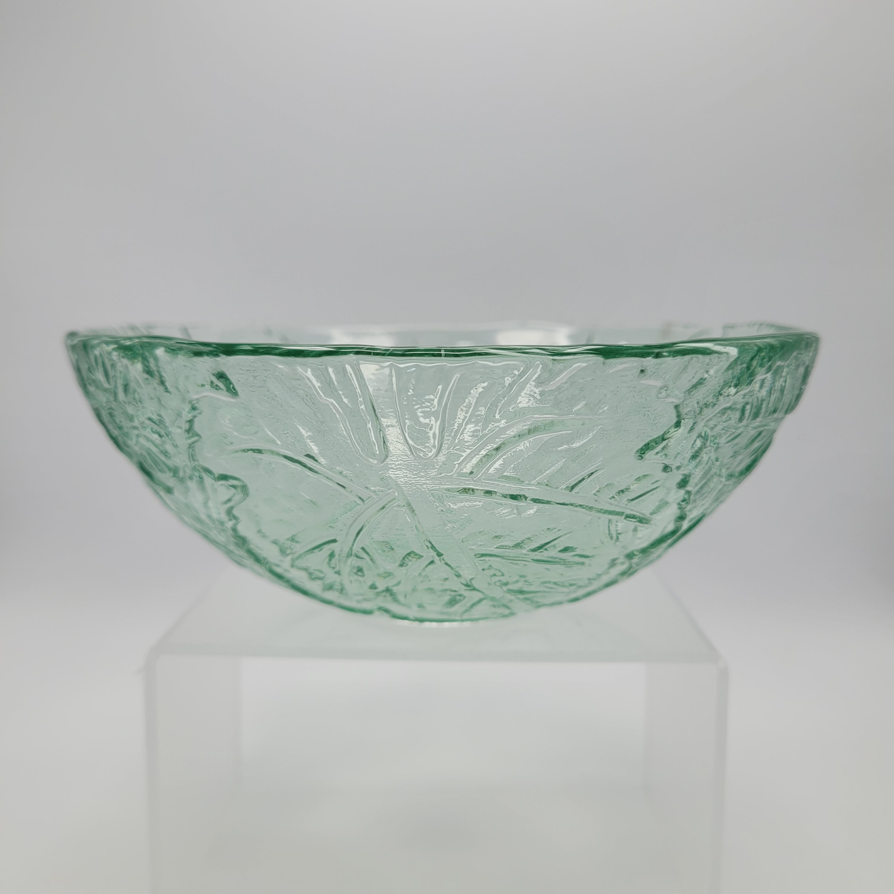 Mid-Century British Pressed Glass Bowl – Pale Green with Subtle Uranium Glow, c.1940s–50s