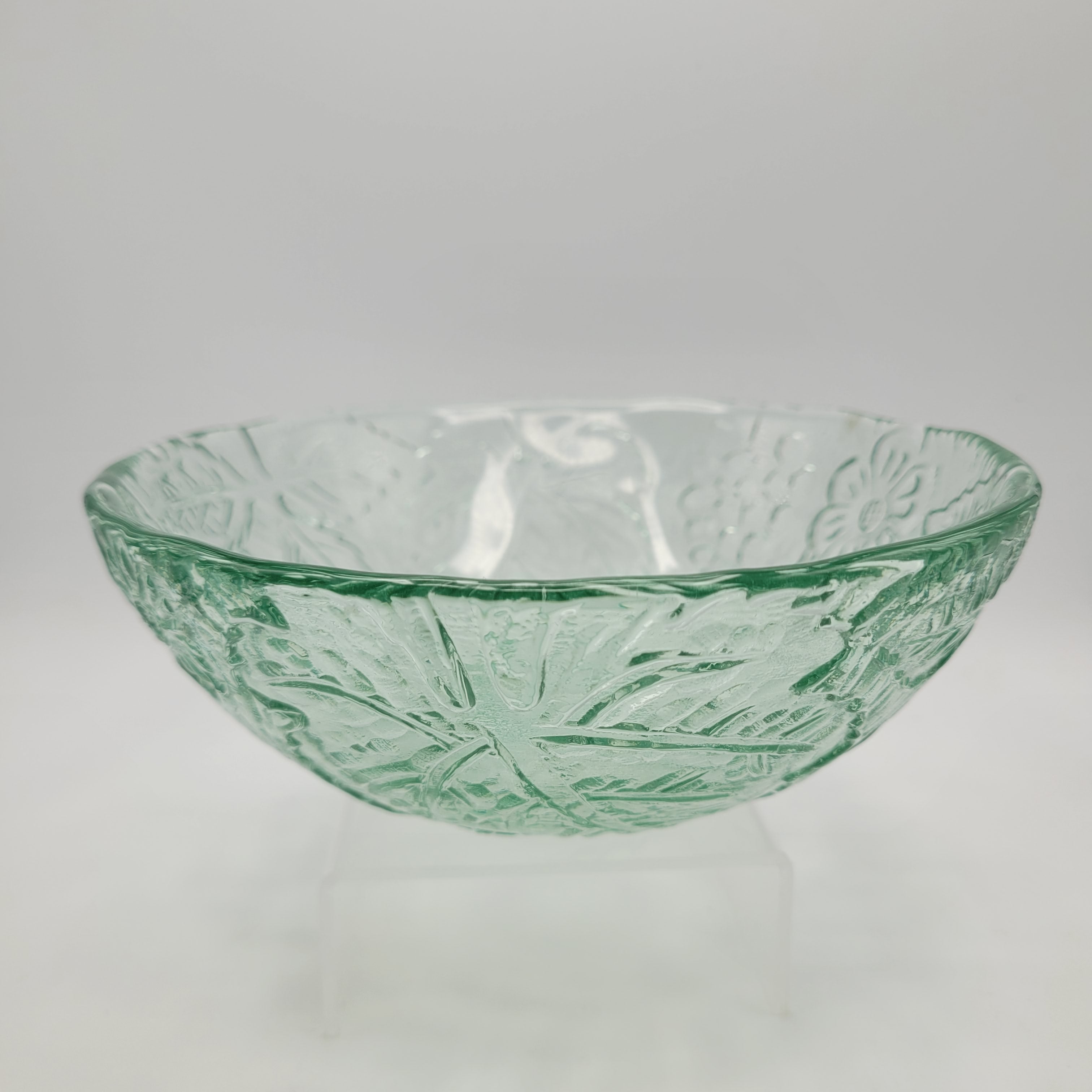 Mid-Century British Pressed Glass Bowl – Pale Green with Subtle Uranium Glow, c.1940s–50s