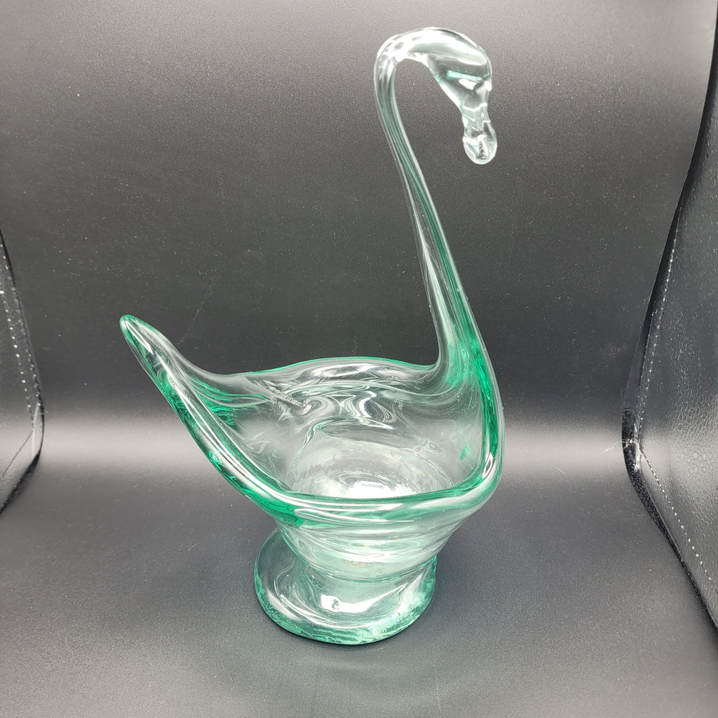 Mid-Century Hand-Blown Green Glass Swan Vase – Applied Base, Czechoslovakia (c. 1960s)🦢🦢🦢