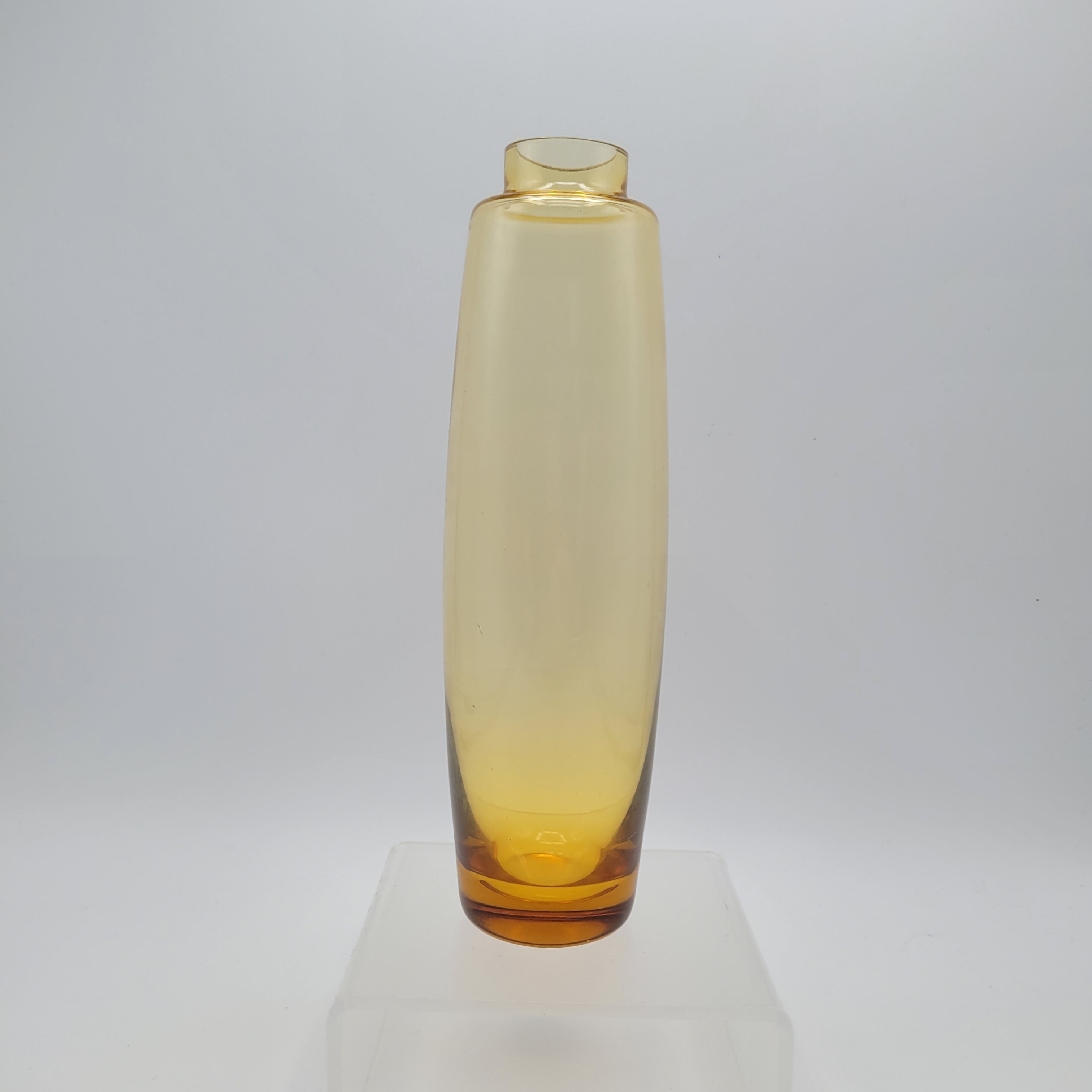 Pair of Scandinavian Modernist Glass Vases – Amber & Teal, 1960s–70s...so stylish 😎