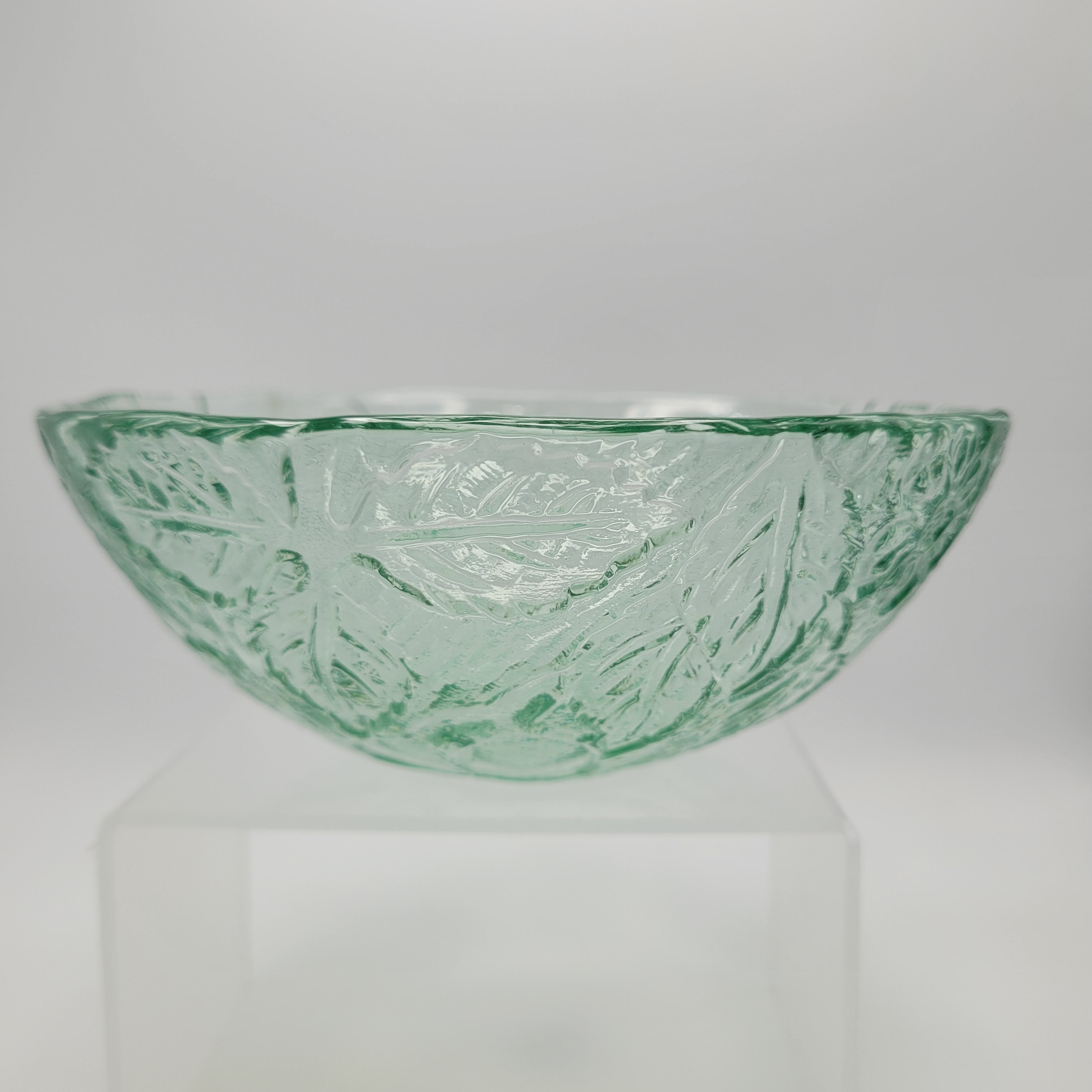 Mid-Century British Pressed Glass Bowl – Pale Green with Subtle Uranium Glow, c.1940s–50s