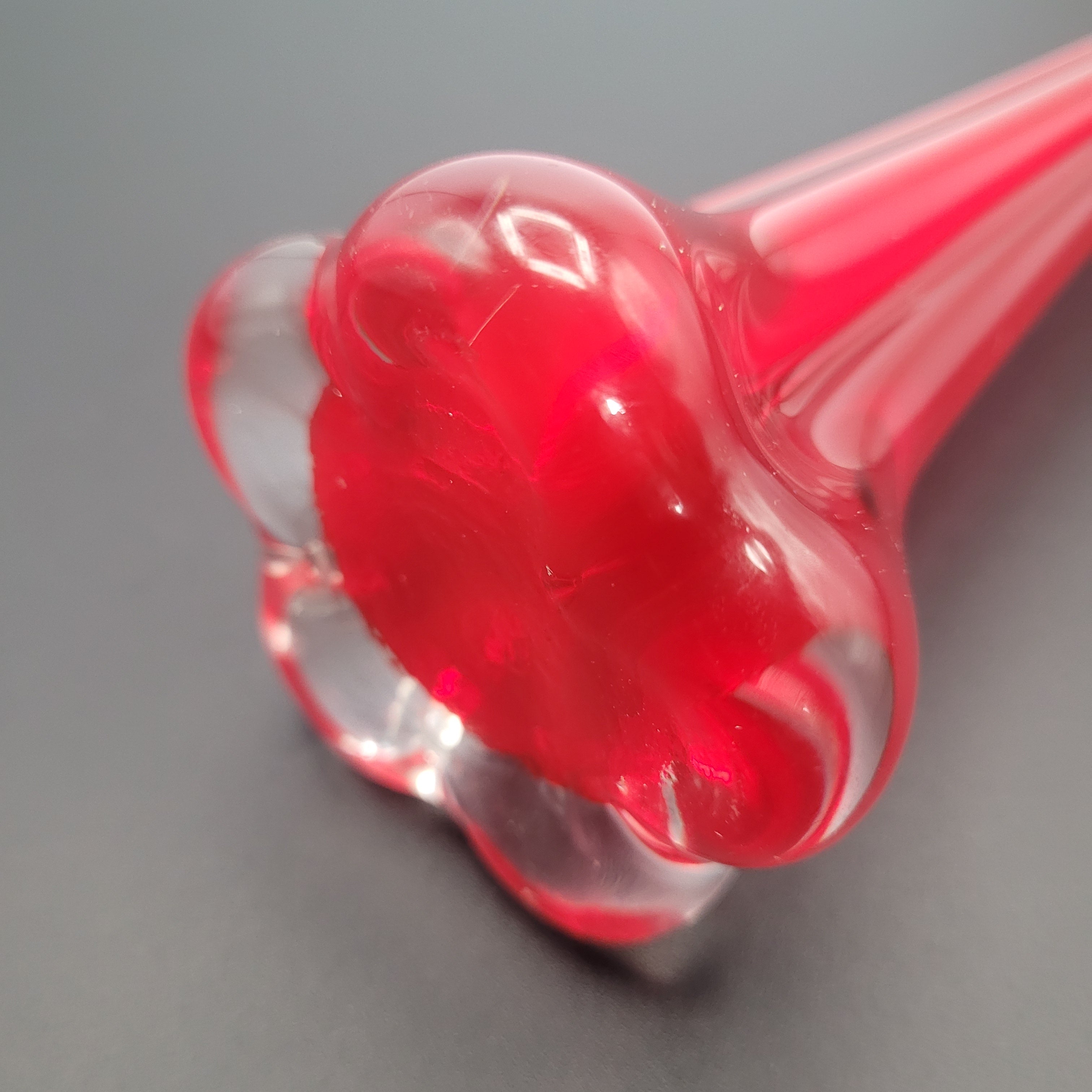 Tall Red Cased Glass Bud Vase — Mid-Century Modern Elegance (28 cm)