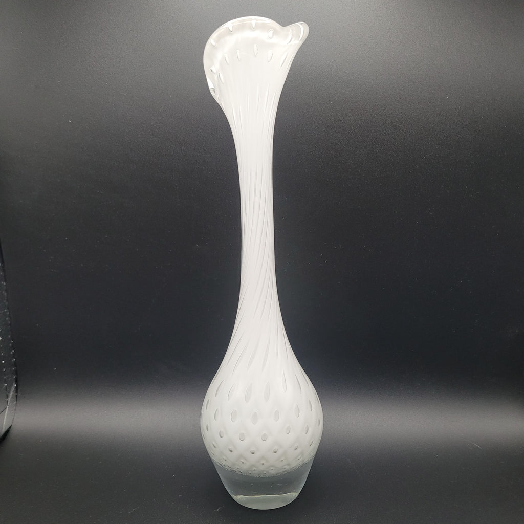 Mid-Century Swedish Controlled Bubble Vase – Åseda Glass, White Cased Sommerso Form, c.1960s..🇸🇪