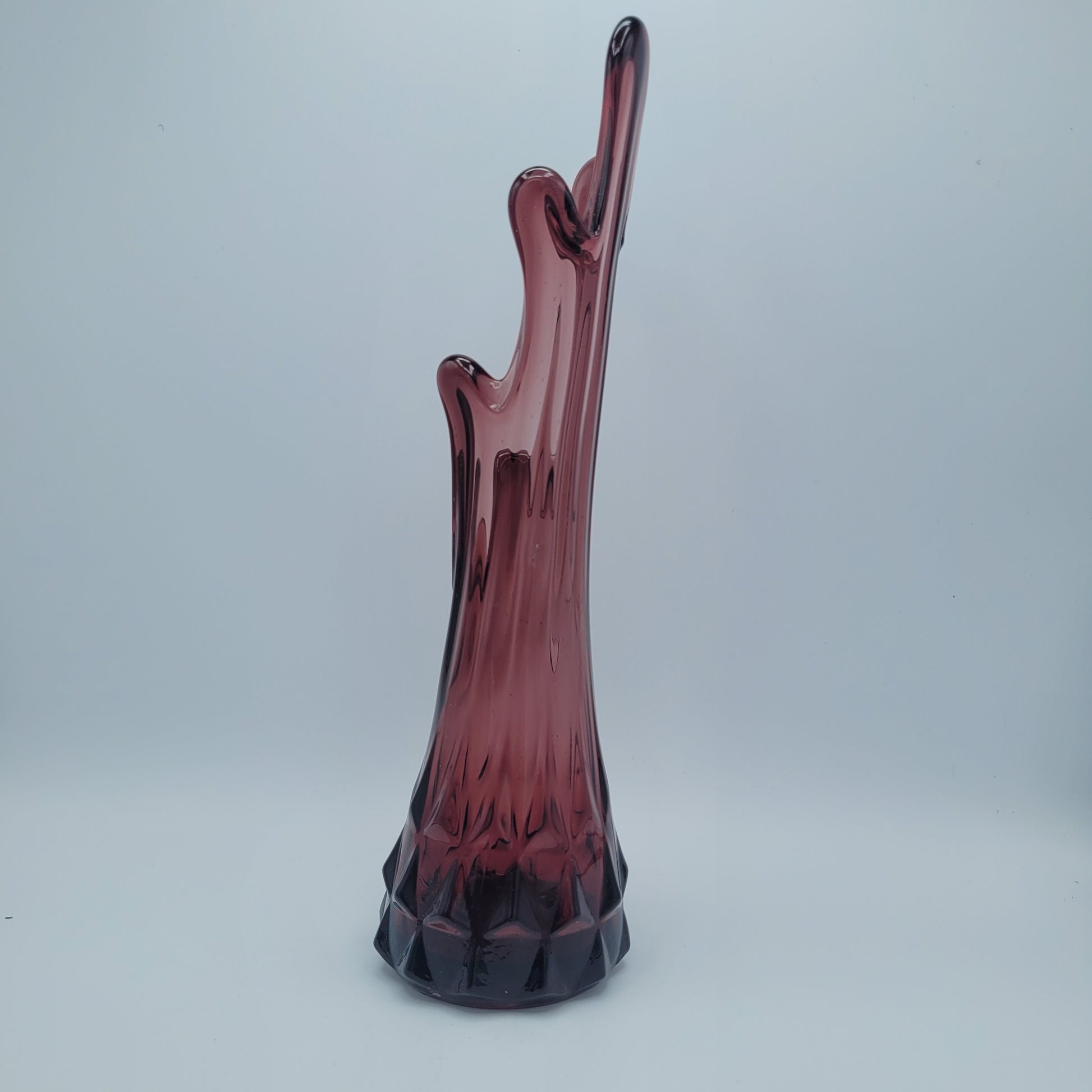 L E Smith Glass Company attributed Swung vase with pressed base MCM unmarked.