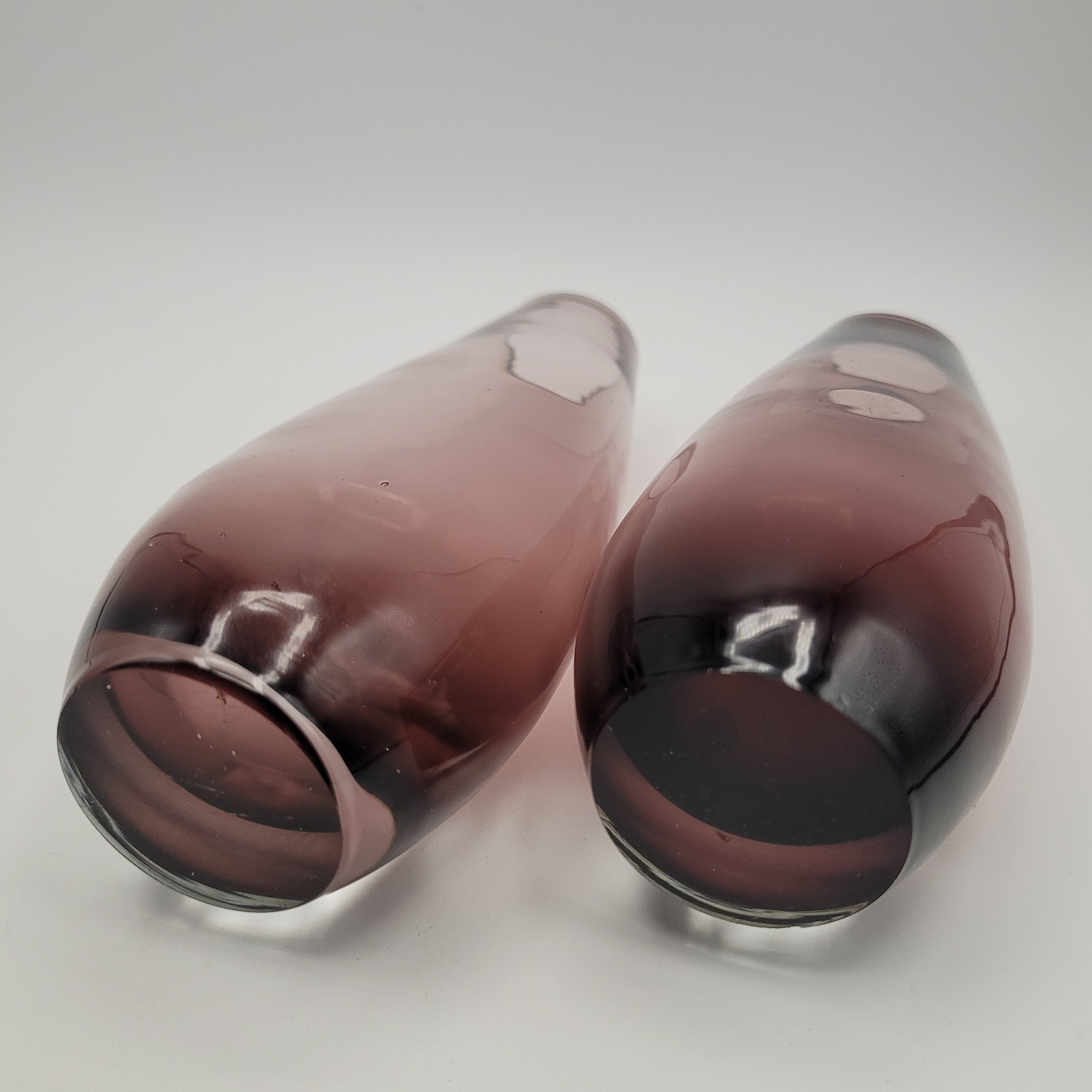 Pair of Riihimäen Lasi “Torpedo” Vases, Attributed to Tamara Aladin (15 cm)