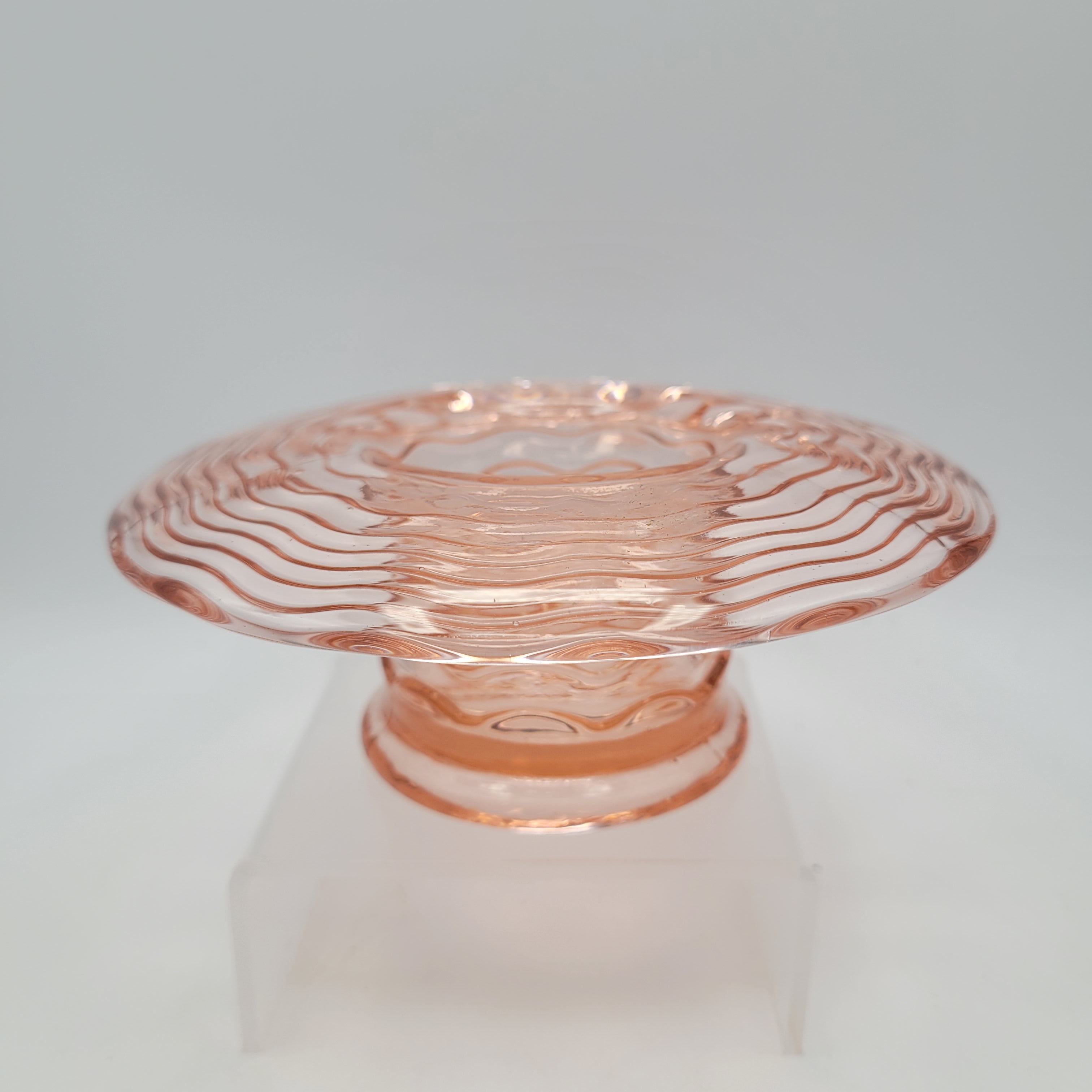 Optic-Ribbed Rose-Pink Bowl — Strongly Reminiscent of Ekenäs Glasbruk, Sweden,       c.1955–65