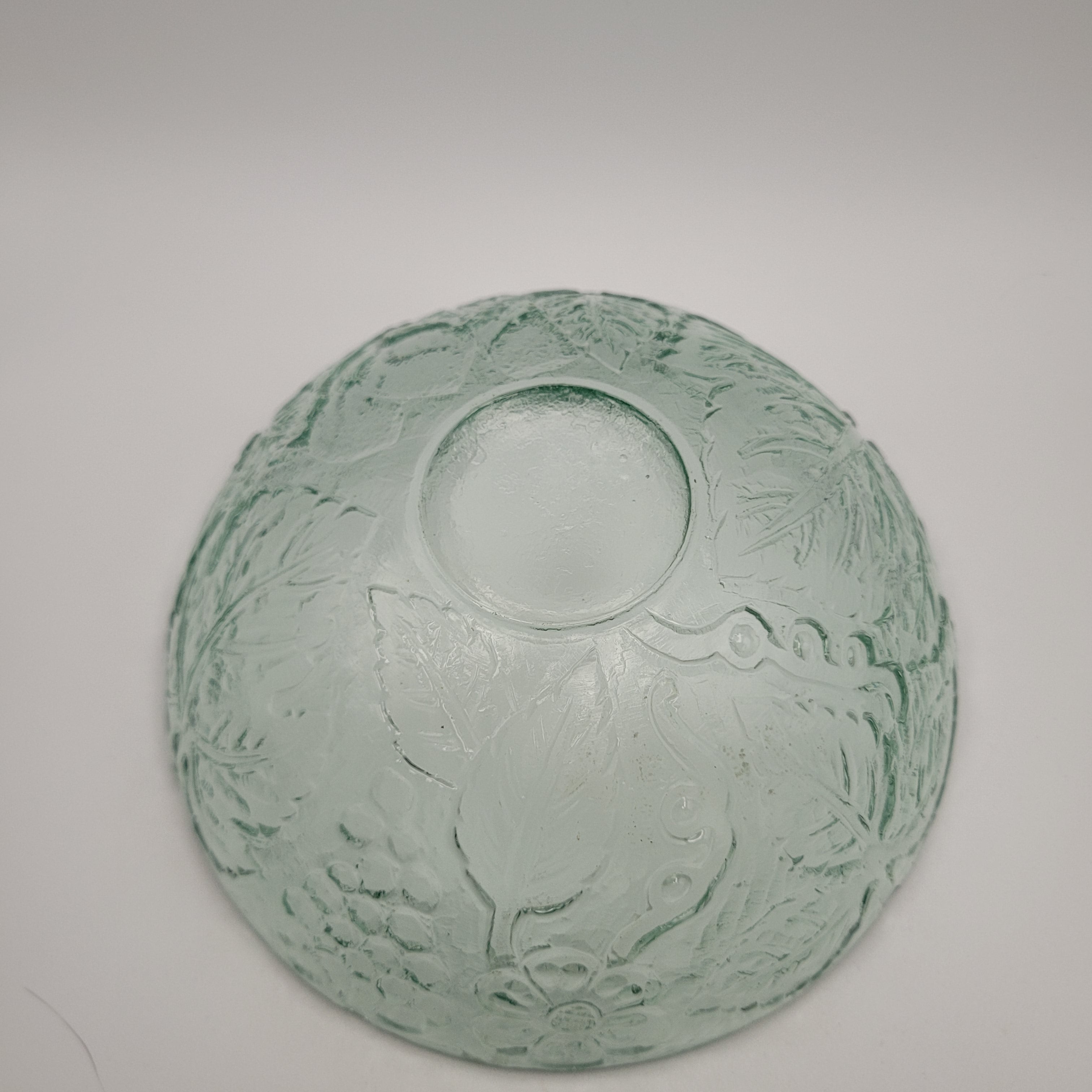 Mid-Century British Pressed Glass Bowl – Pale Green with Subtle Uranium Glow, c.1940s–50s