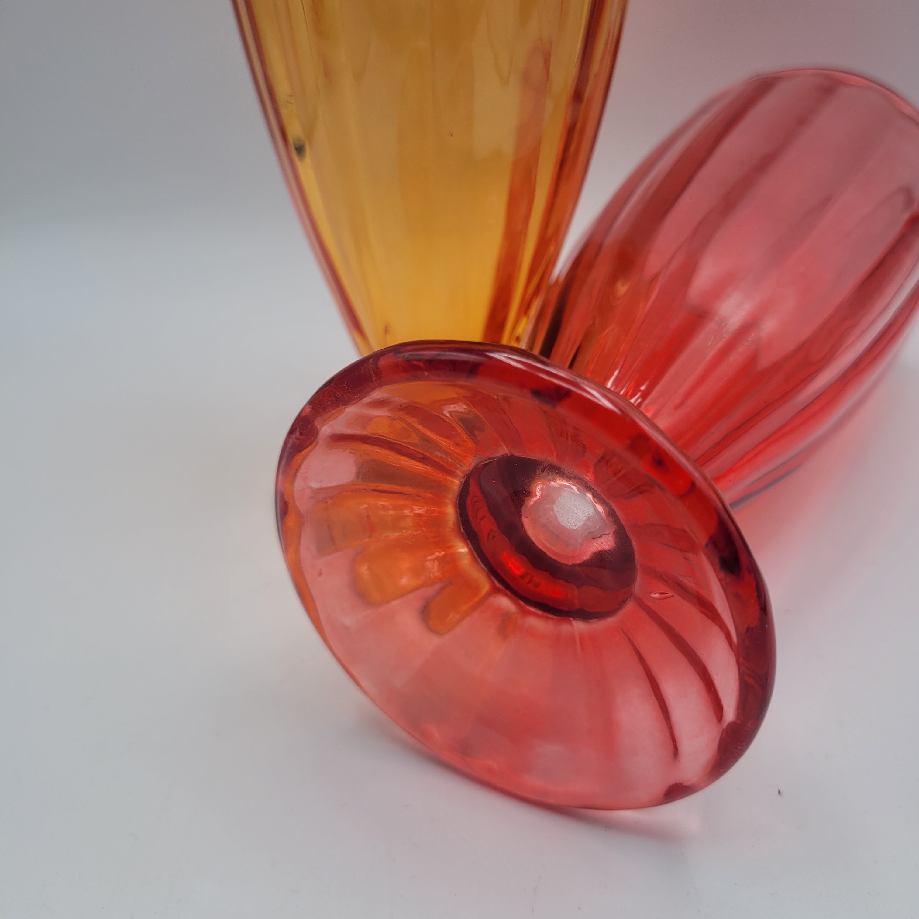 A Set of 4 Vintage Flash-Coloured Sundae Dishes (1950s–1970s)🍧🍨🧁🍦