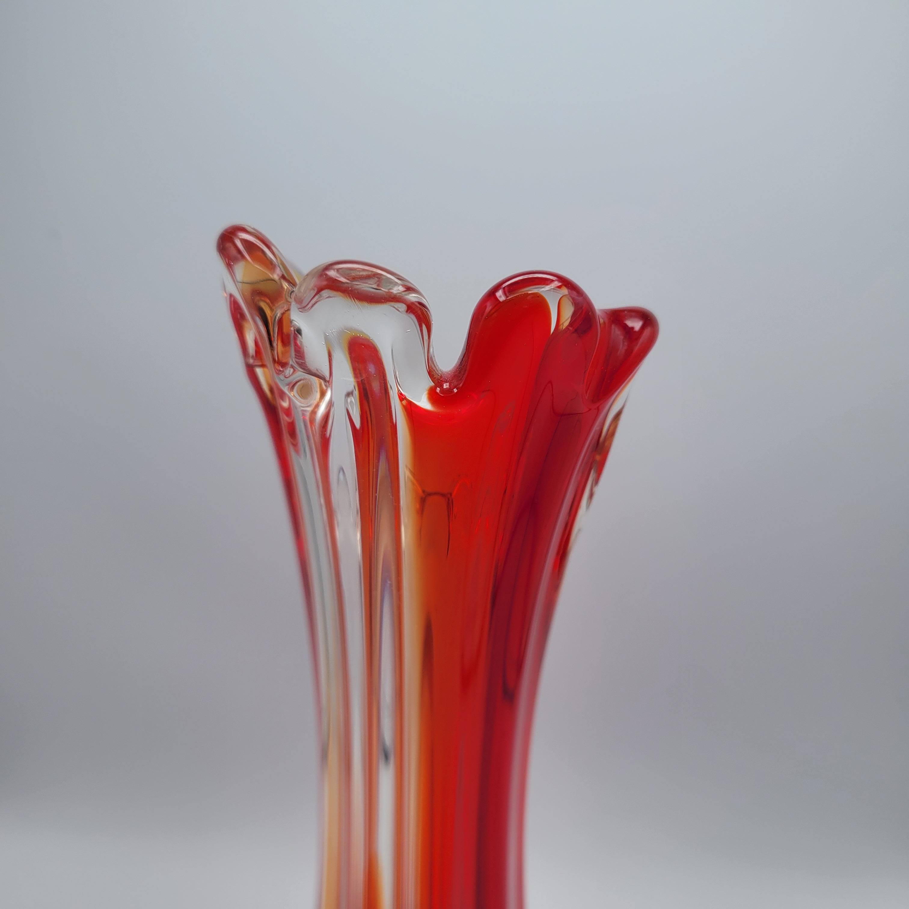 Italian art glass in the Murano Tradition. Sommerso & Rigadin Swung Vase. 1960s Mid Century Modern. Superb 👌