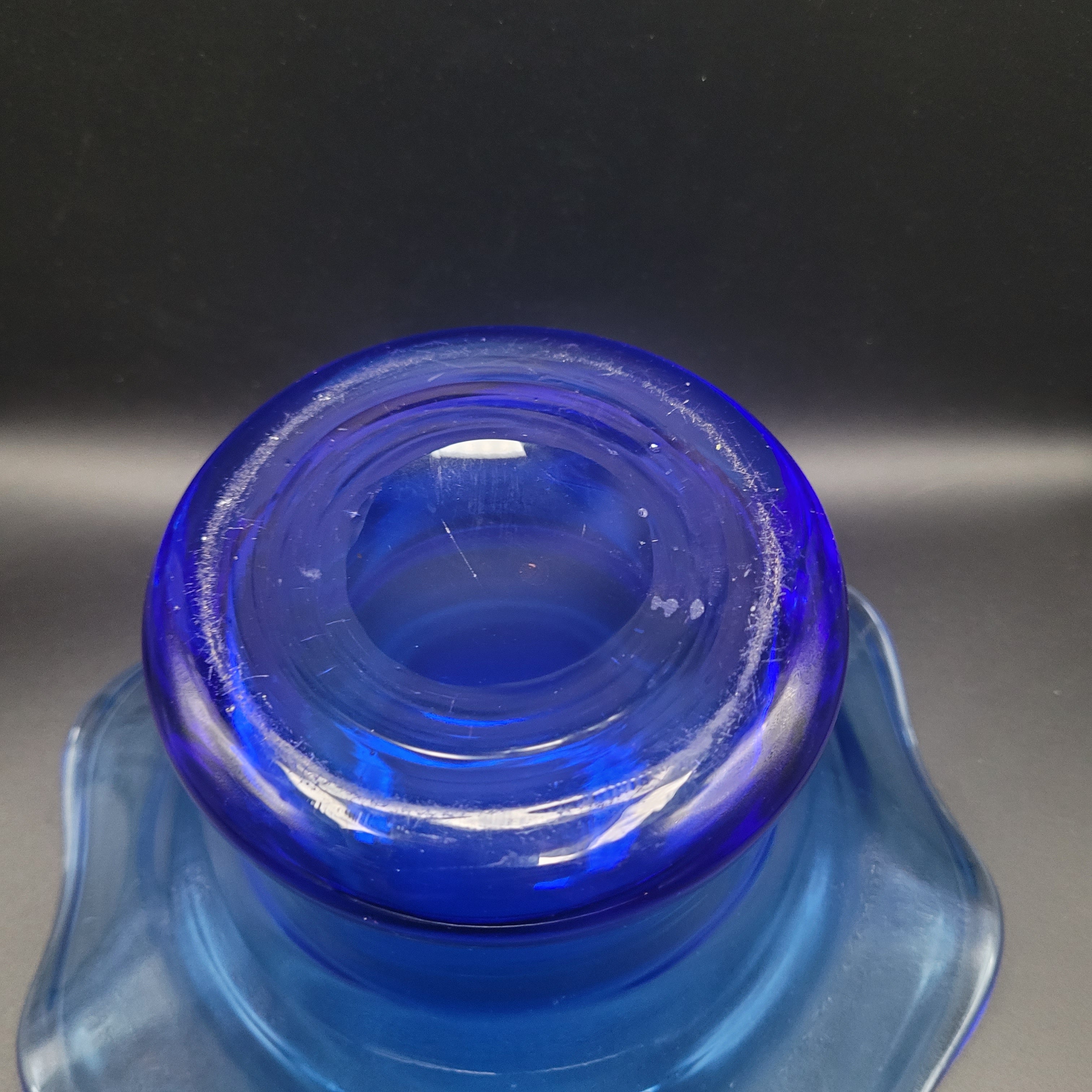 🩵Scandinavian Cobalt Blue Art Glass Bowl – Attributed to Riihimäen Lasi, Finland c. 1970s