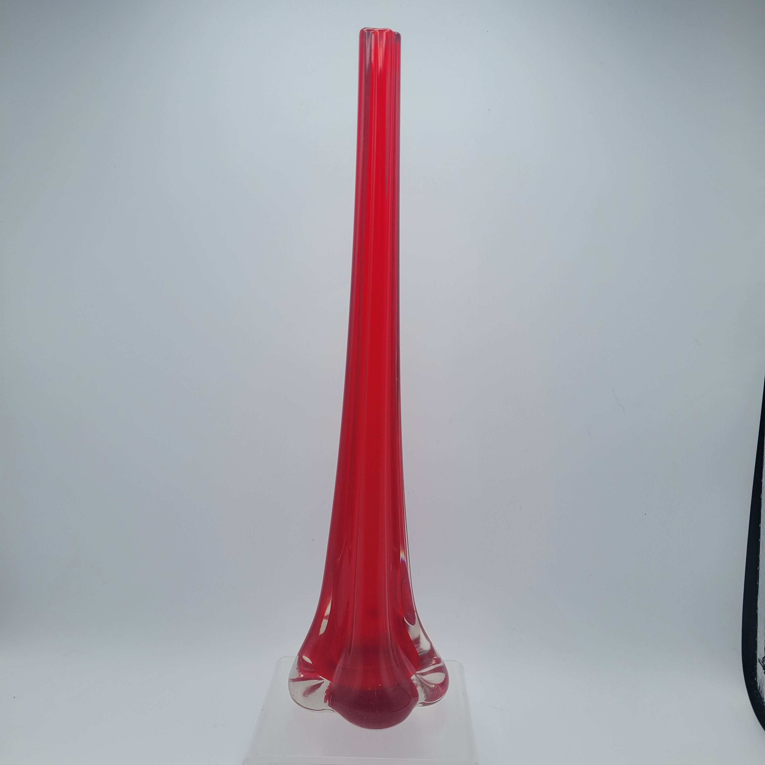 Tall Red Cased Glass Bud Vase — Mid-Century Modern Elegance (28 cm)