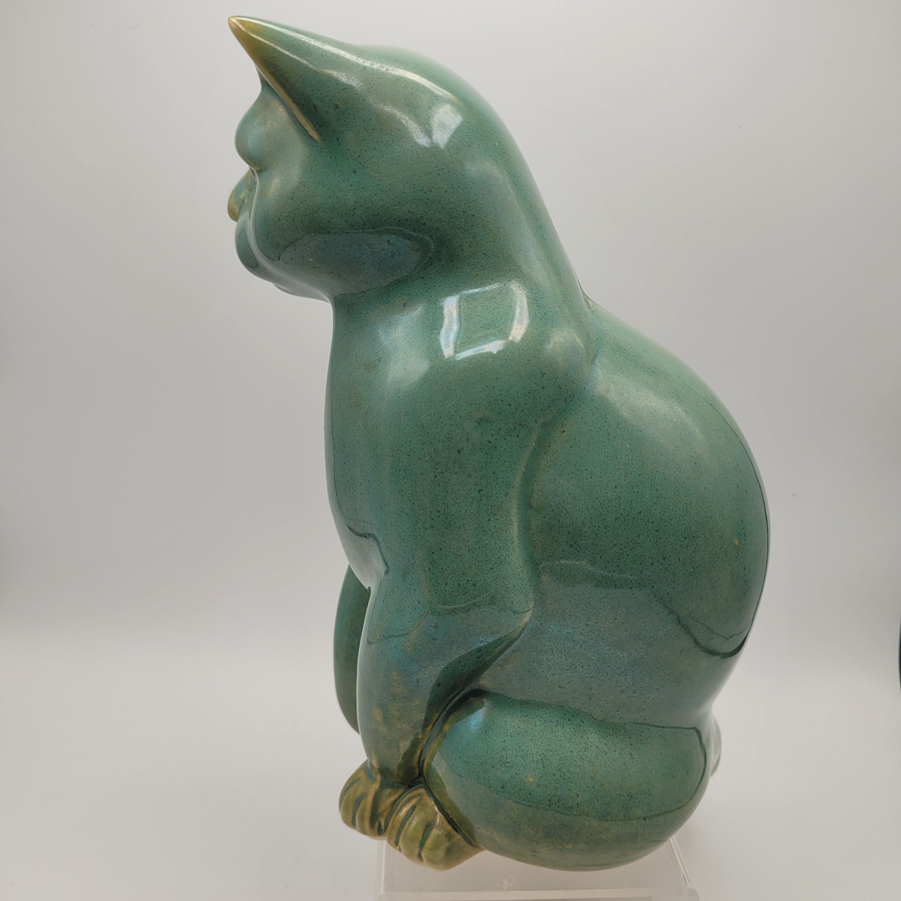 🐾 “The Cat With Opinions” — Mid-Century Ceramic Sculpture