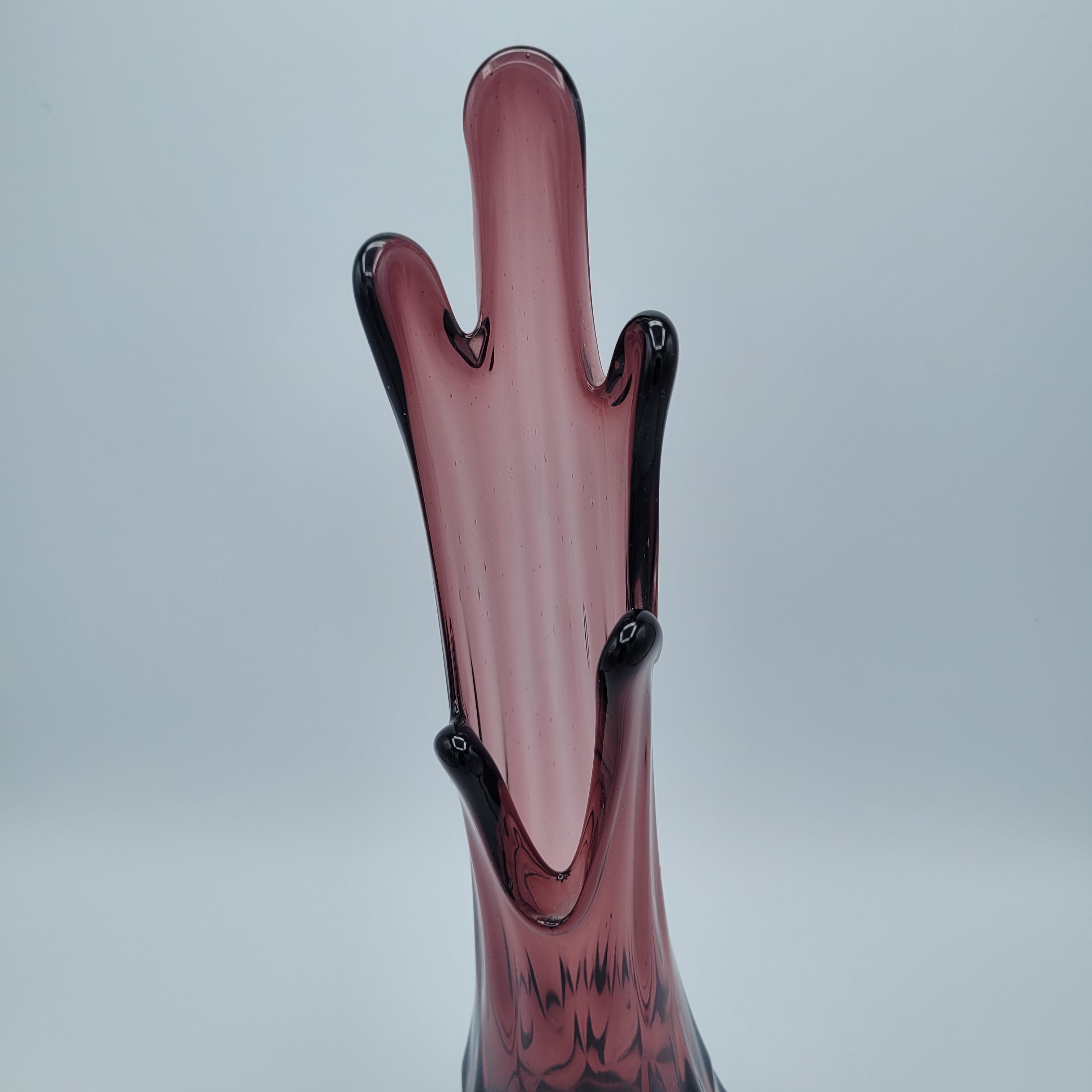 L E Smith Glass Company attributed Swung vase with pressed base MCM unmarked.