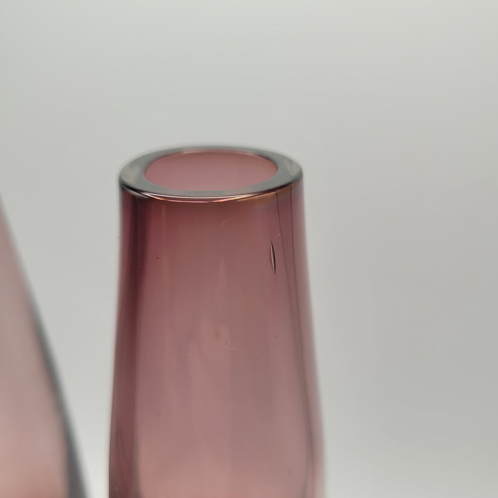 Pair of Riihimäen Lasi “Torpedo” Vases, Attributed to Tamara Aladin (15 cm)